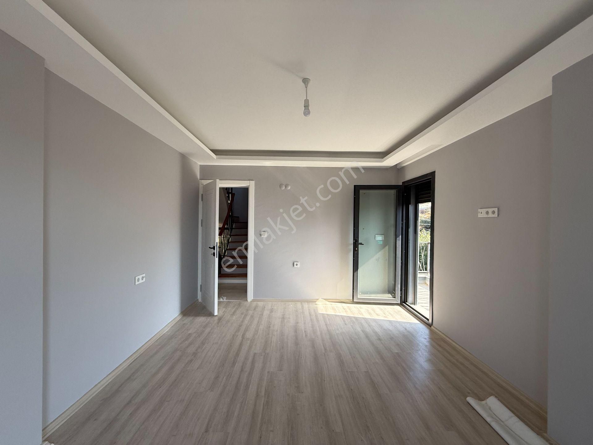 Seferihisar Akarca Elmastaş’ta Deniz Manzaralı, Havuzlu, Köşe Konumlu Müstakil Villa - Görsel 23