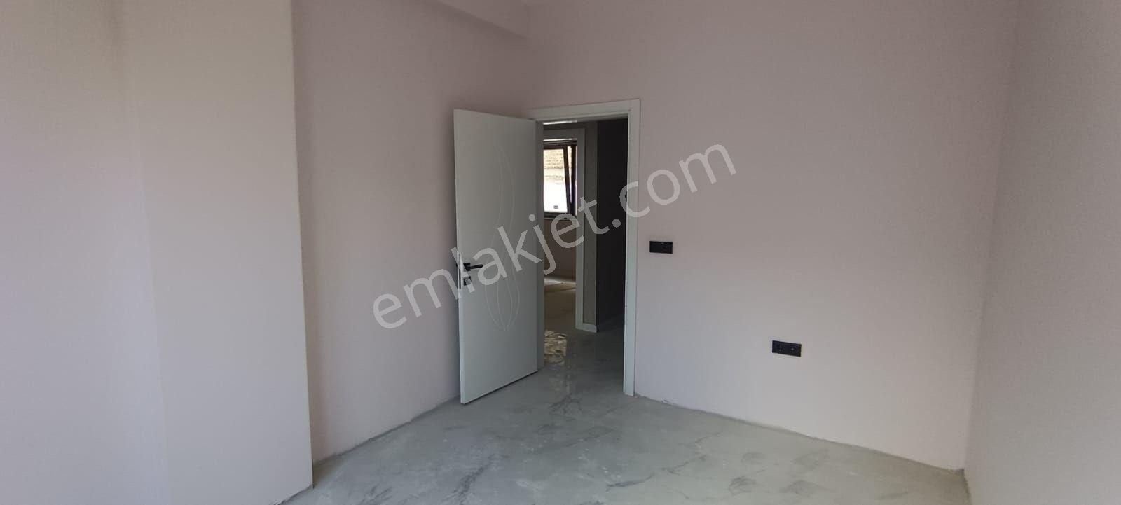 Ender Uysal Gayrimenkulden Atalar Mahallesin De 3+1 Balkonlu Asansörlü Sıfır Lüx Daire - Görsel 3