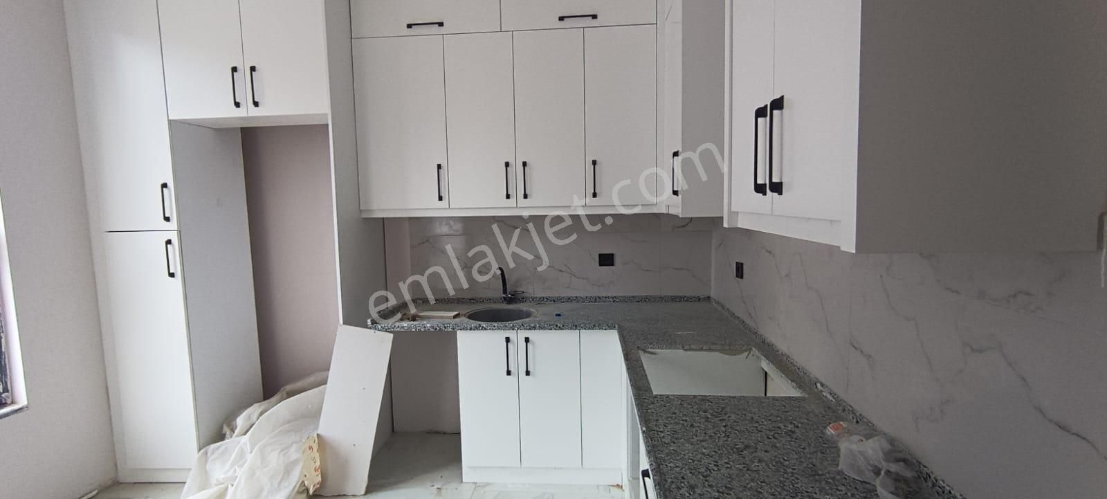 Ender Uysal Gayrimenkulden Atalar Mahallesin De 3+1 Balkonlu Asansörlü Sıfır Lüx Daire