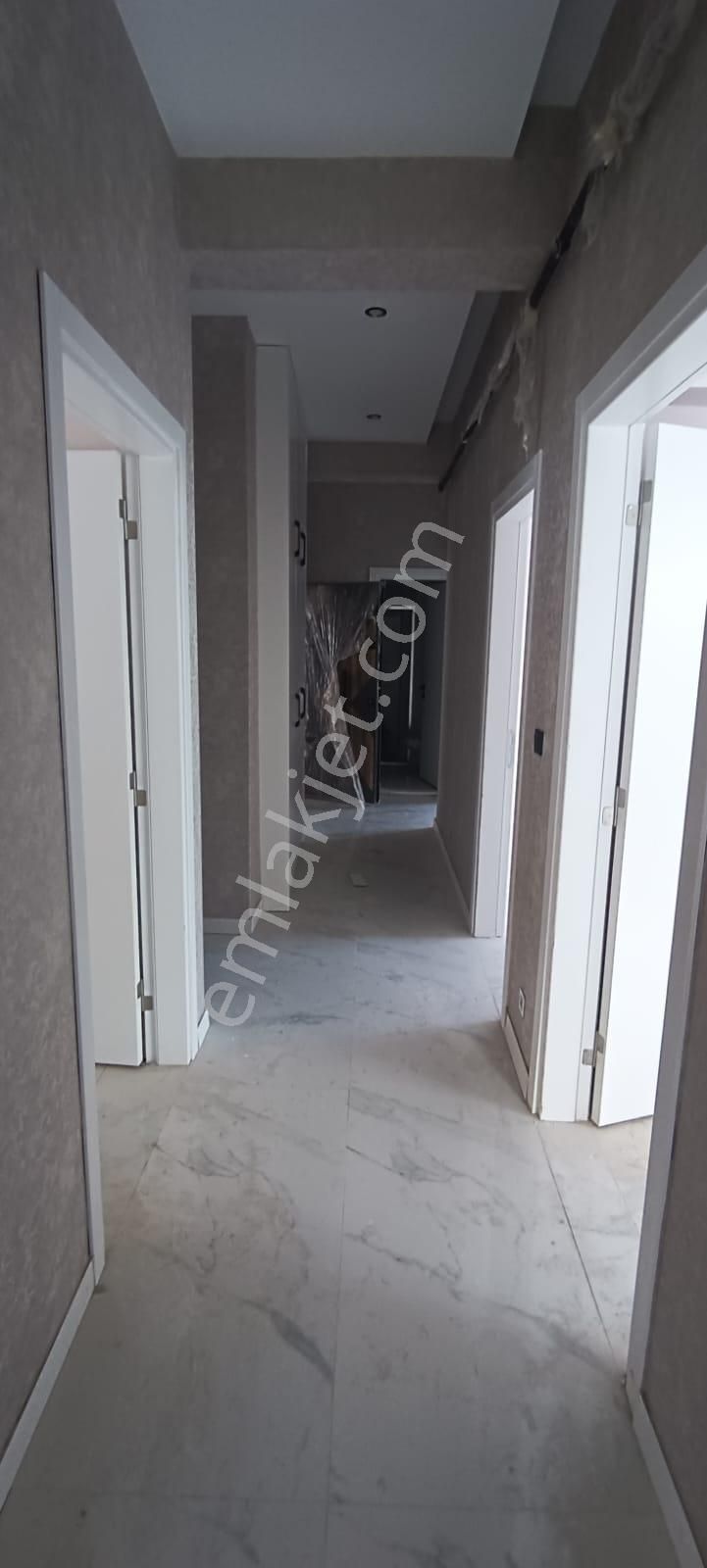 Ender Uysal Gayrimenkulden Atalar Mahallesin De 3+1 Balkonlu Asansörlü Sıfır Lüx Daire - Görsel 12