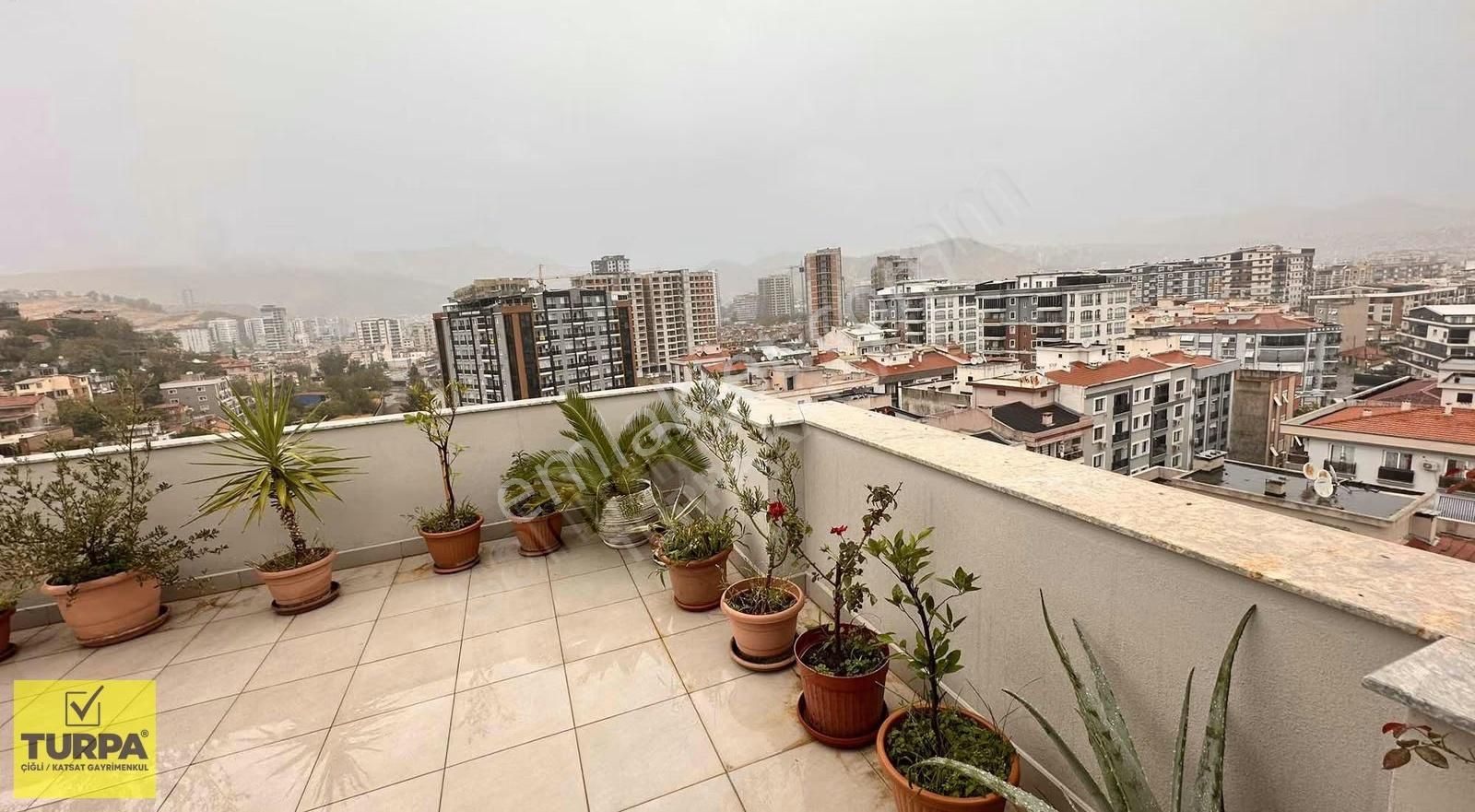 Karşıyaka İmbatlı'da Satılık 4+1 Teraslı Lüks Dubleks Daire - Görsel 3