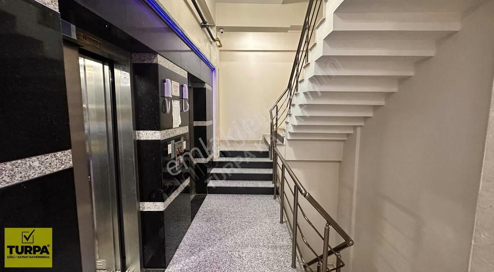 Karşıyaka İmbatlı'da Satılık 4+1 Teraslı Lüks Dubleks Daire - Görsel 9