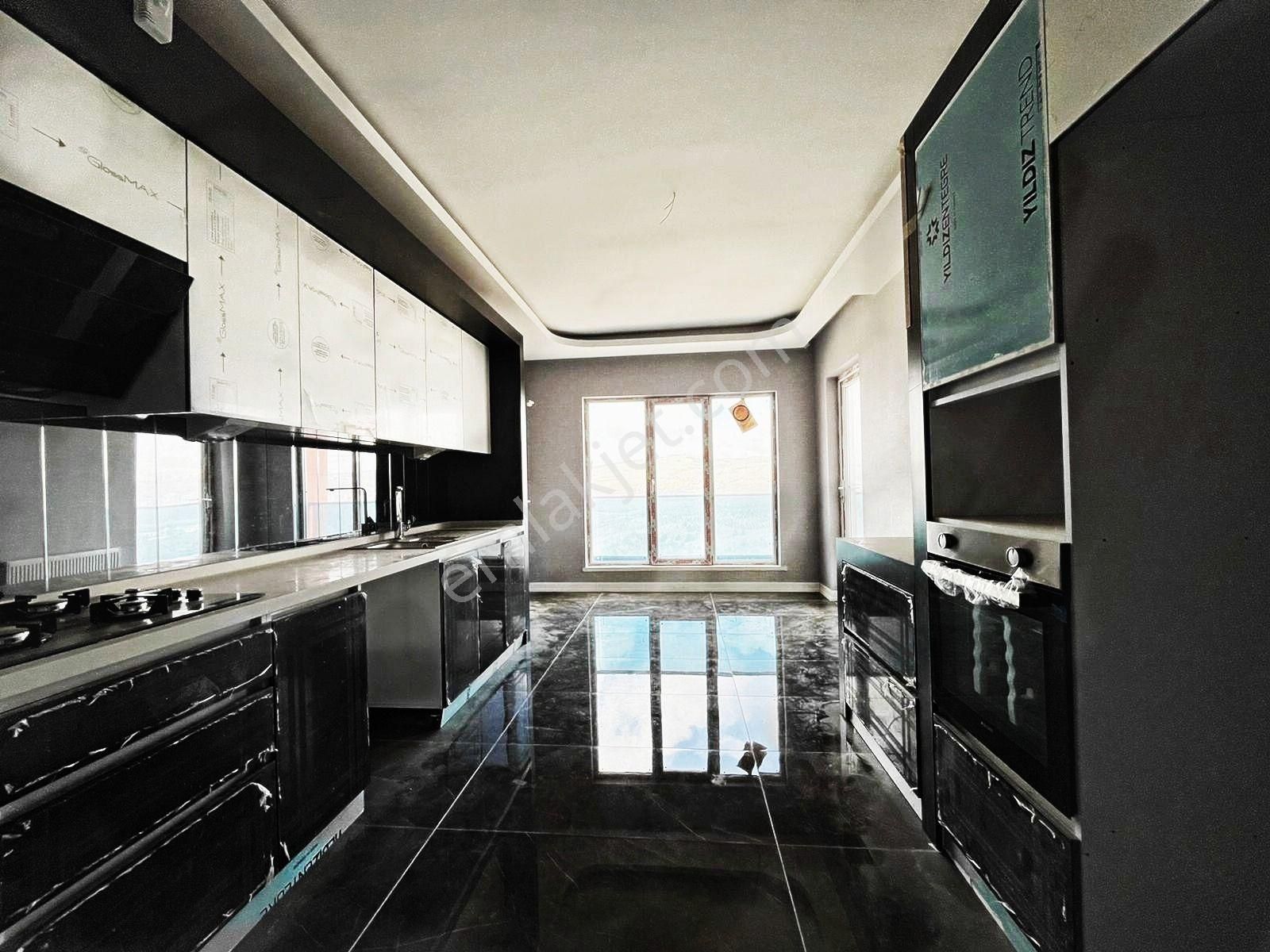 Yükseltepe'de 22.katta 4.5+1 Muazzam Site Dairesi!