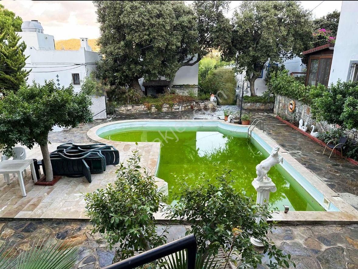 Bodrum Merkez Butik Havuzlu Site İçi Yenilenmiş Bahçe Katı Daire!