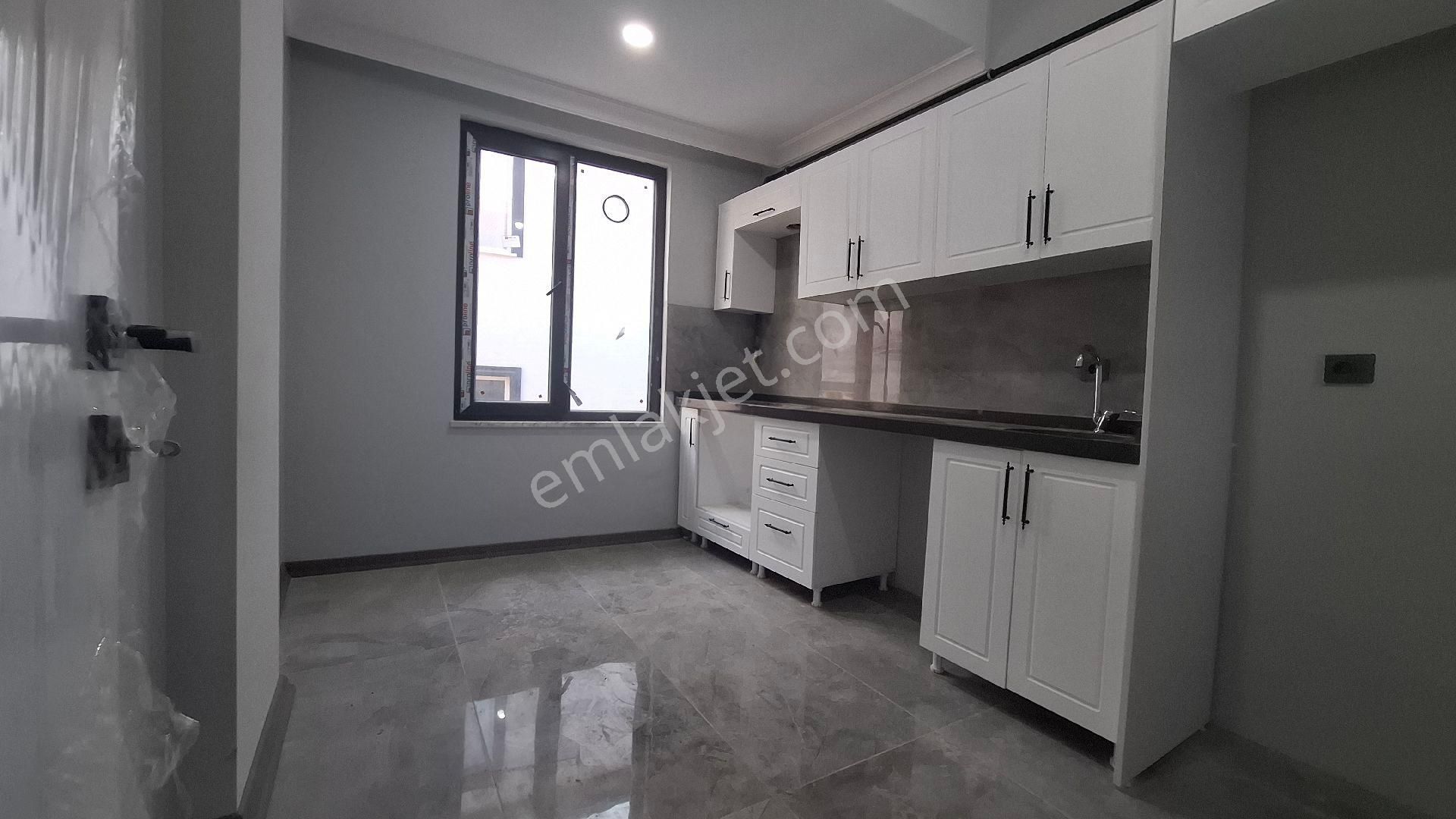 Roma' Dan Yeni Mahallede Satılık Daire - Görsel 8