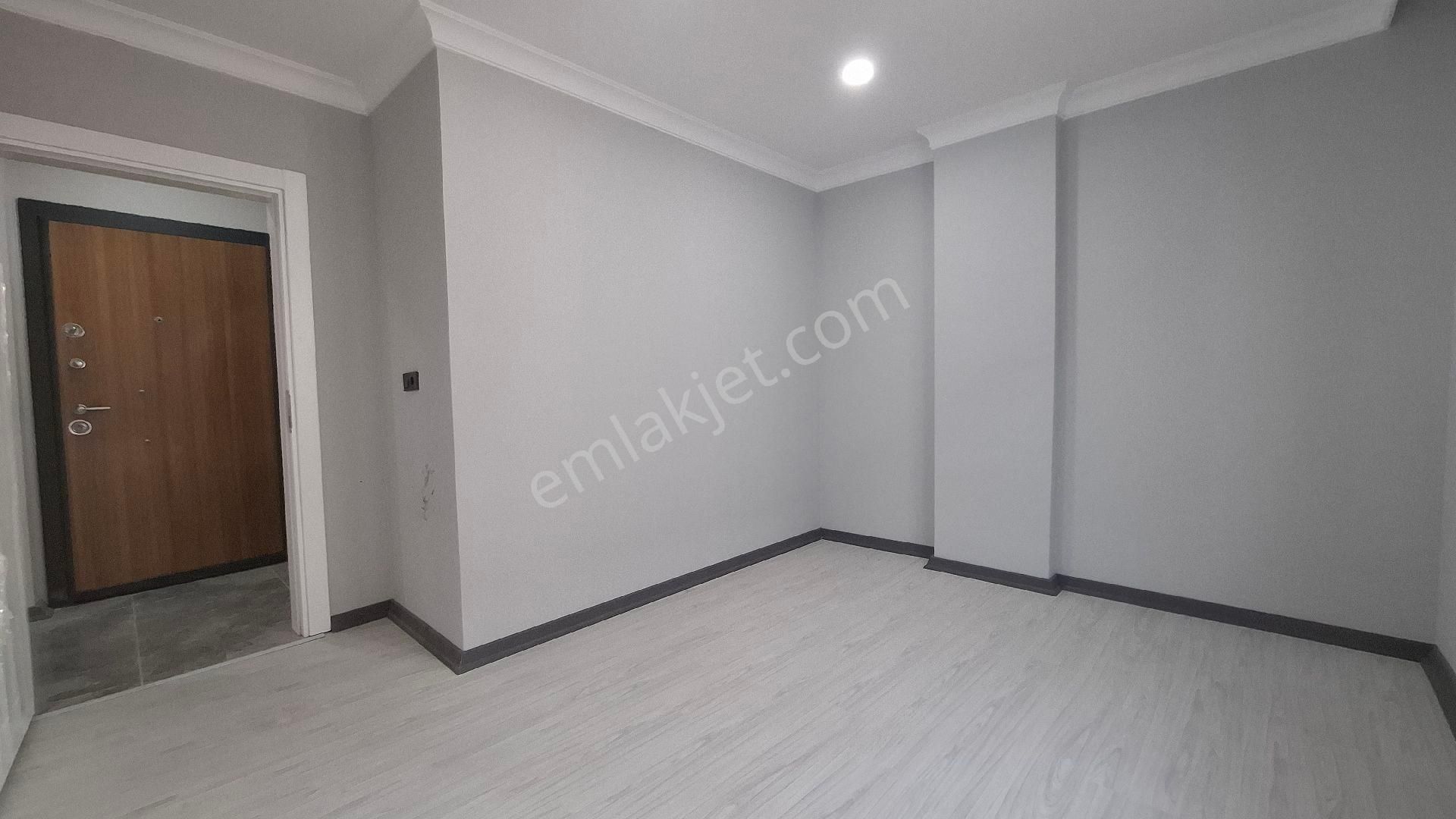 Roma' Dan Yeni Mahallede Satılık Daire - Görsel 6