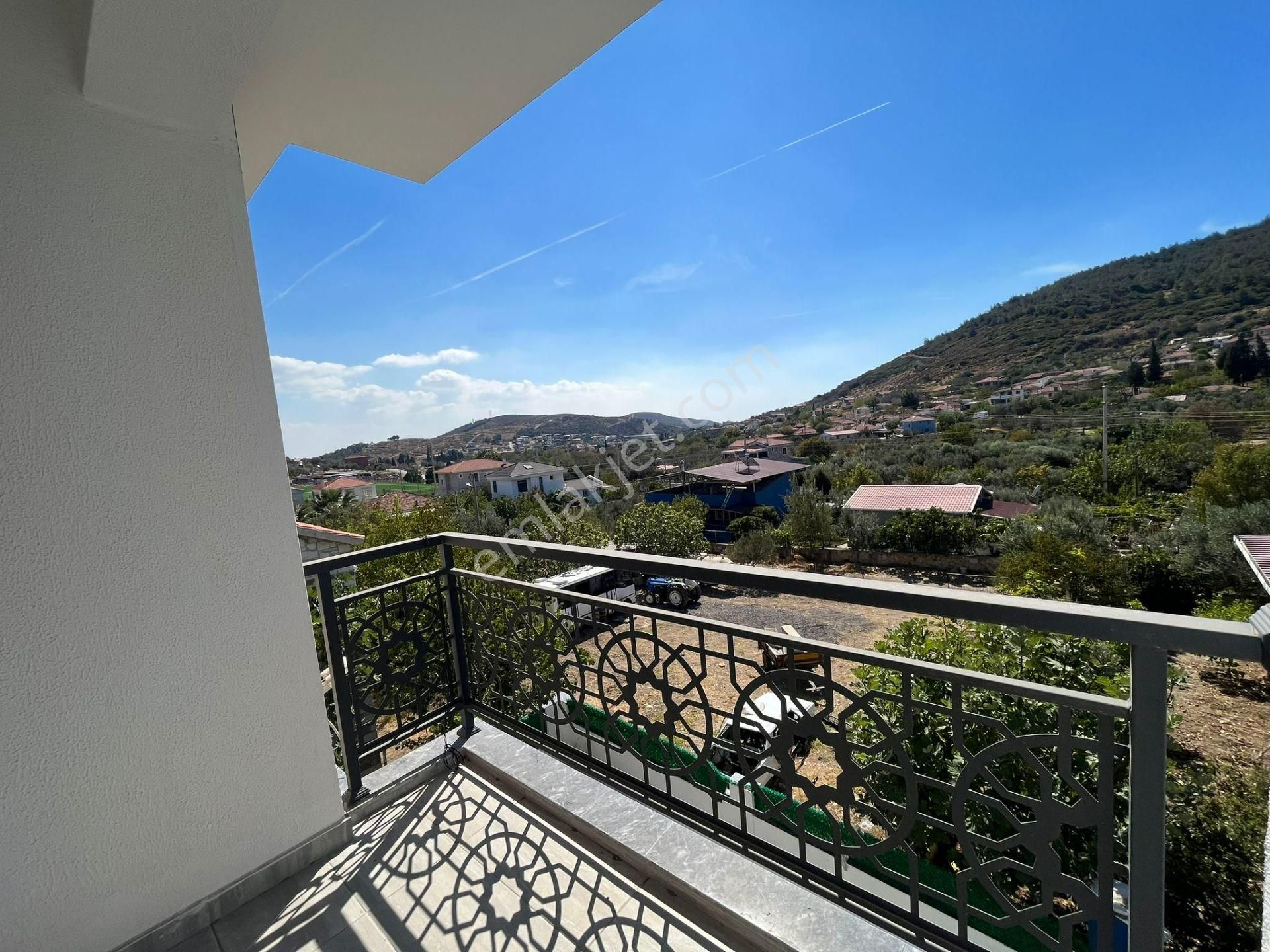 Foça Ilıpınar'da Satılık Müstakil Havuzlu Tripleks Villa - Görsel 33