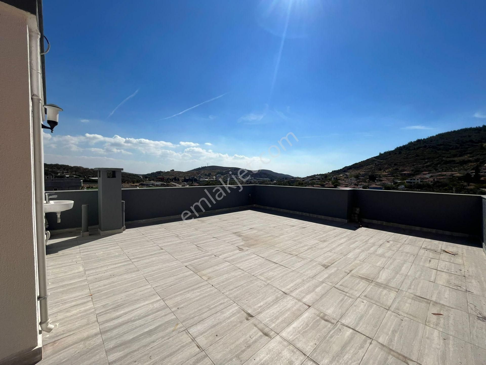 Foça Ilıpınar'da Satılık Müstakil Havuzlu Tripleks Villa - Görsel 30