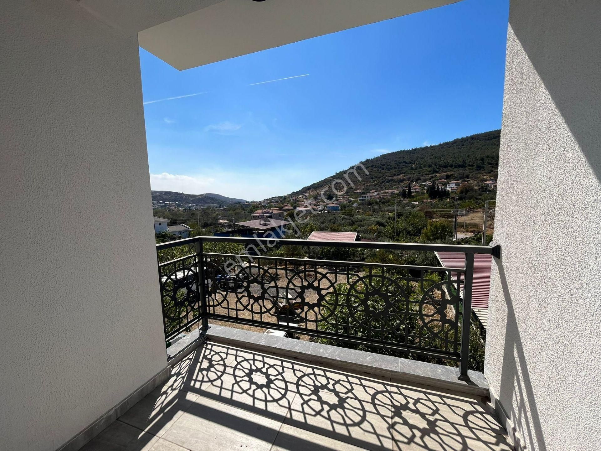 Foça Ilıpınar'da Satılık Müstakil Havuzlu Tripleks Villa - Görsel 17