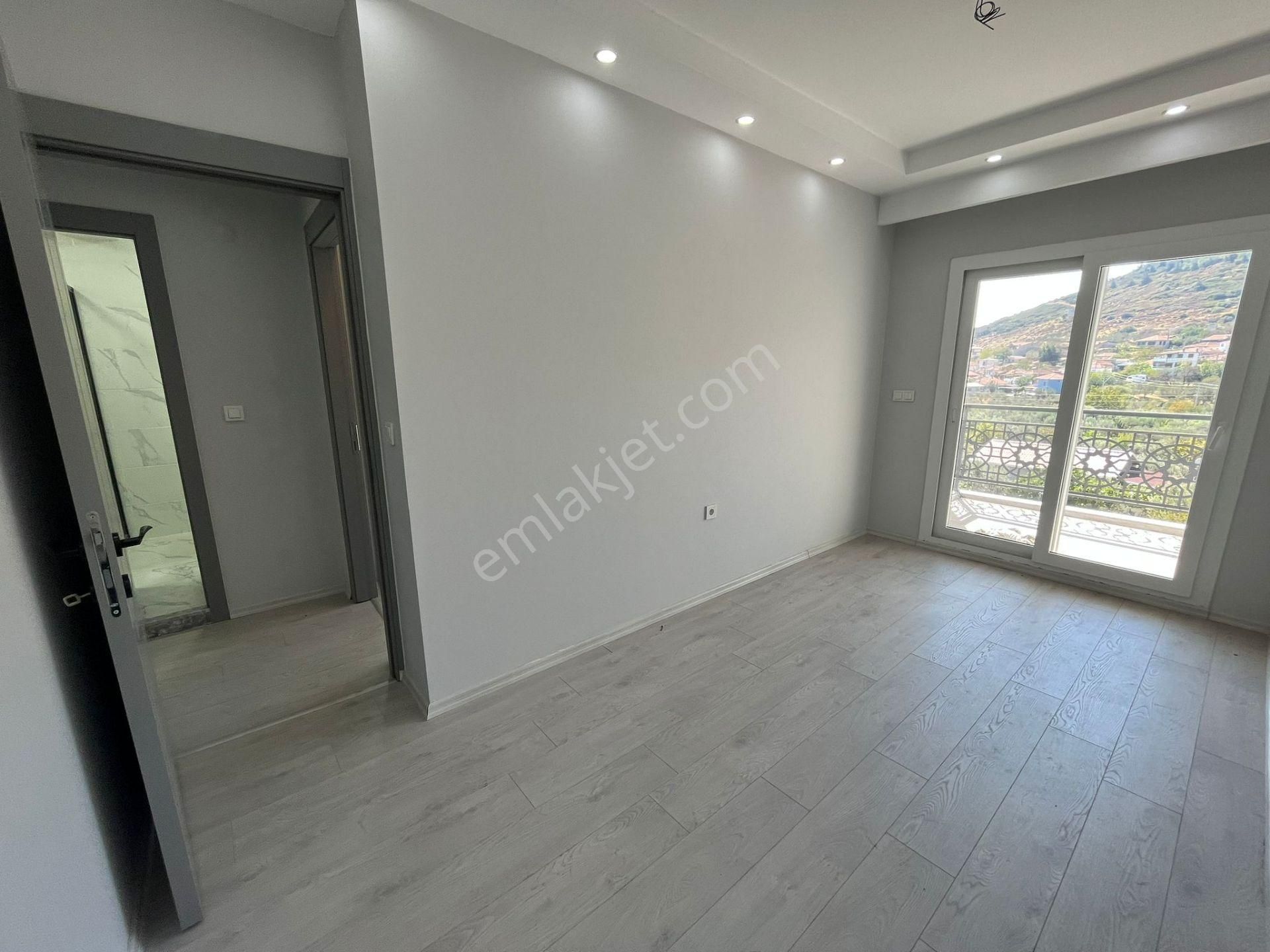 Foça Ilıpınar'da Satılık Müstakil Havuzlu Tripleks Villa - Görsel 22