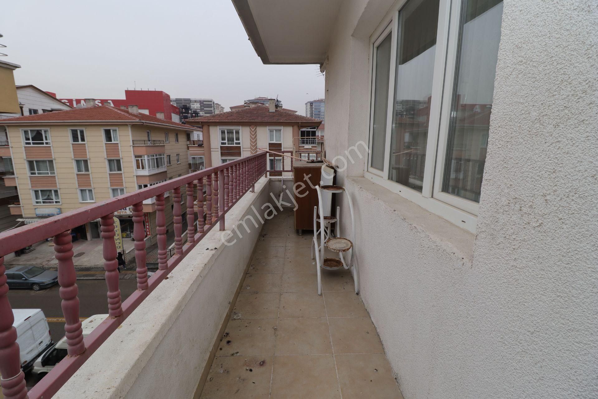 Akif'ten Ahimesut Gimsa Yakınında 3+1 Ön Cephe Satılık Daire - Görsel 9