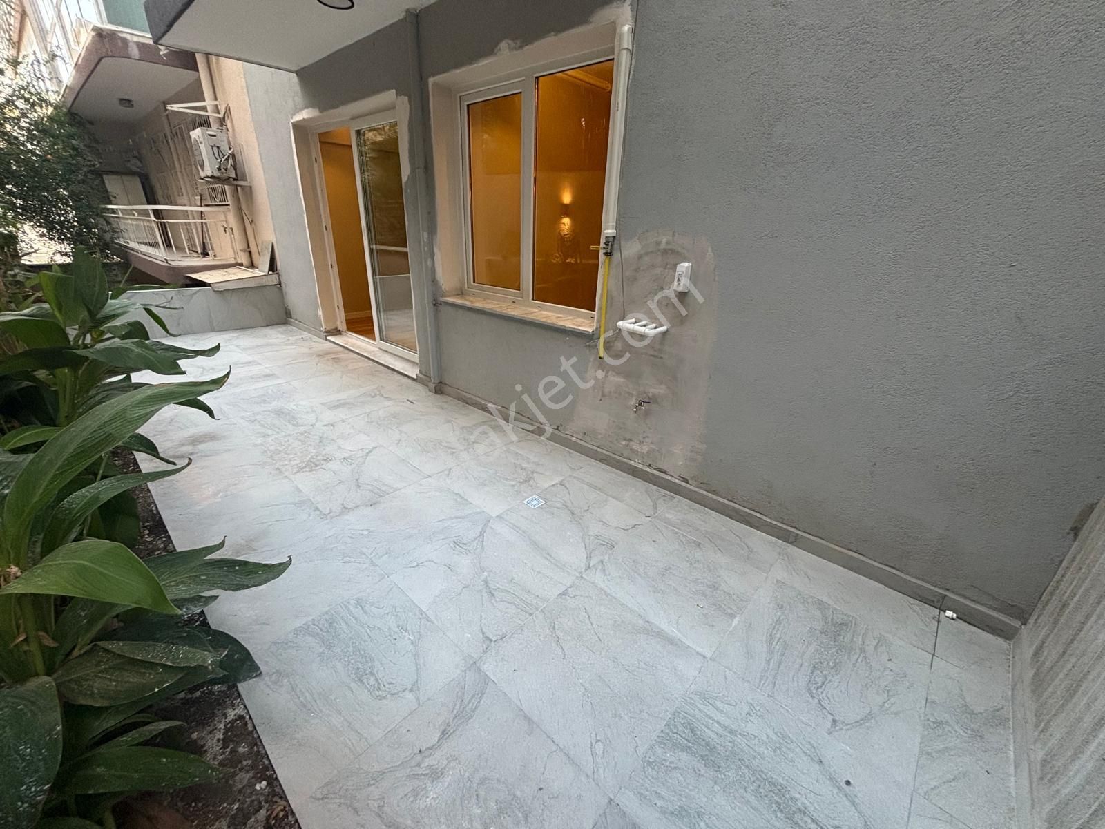 Asilden Amerikan Koleji Yakını Full Tadilatı Satılık 3+1 - Görsel 23