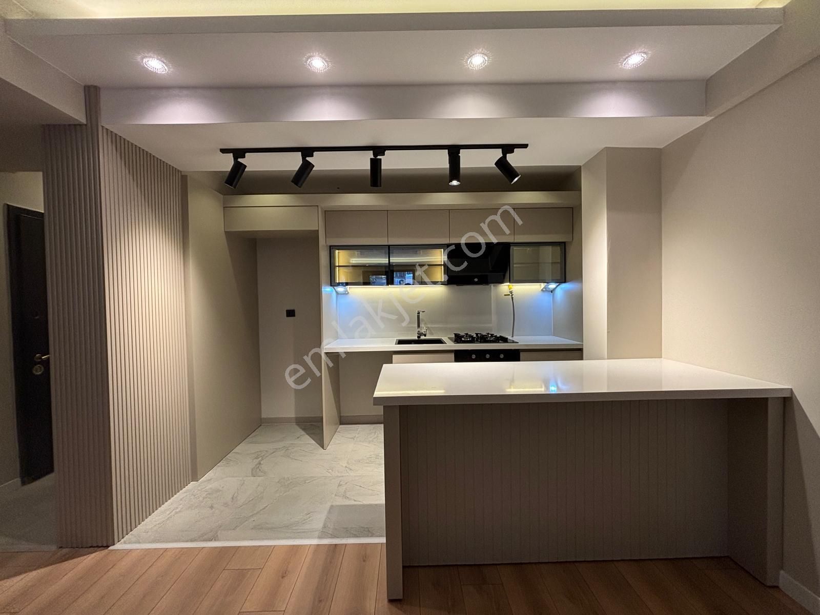 Asilden Amerikan Koleji Yakını Full Tadilatı Satılık 3+1 - Görsel 5