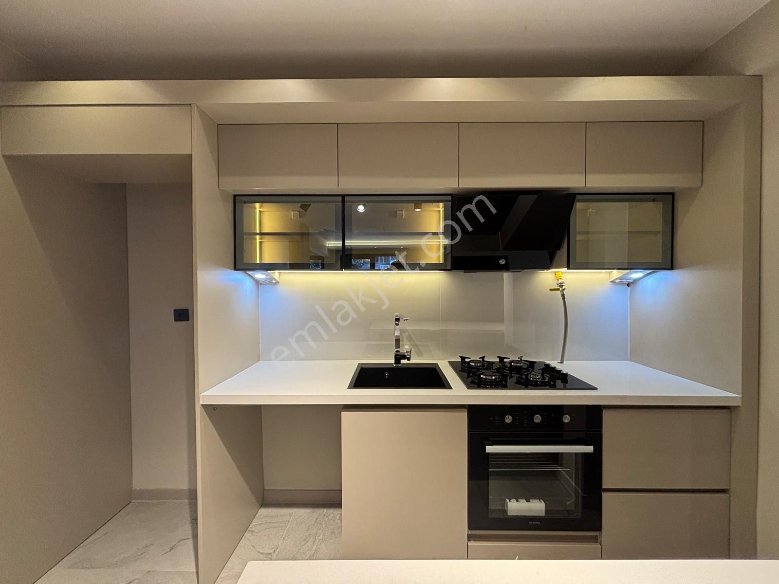 Asilden Amerikan Koleji Yakını Full Tadilatı Satılık 3+1 - Görsel 7