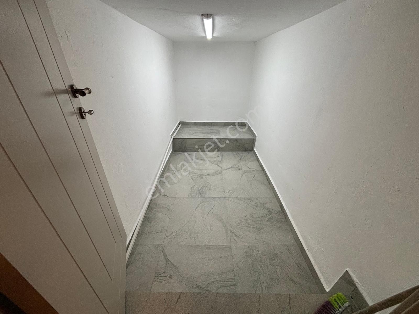 Asilden Amerikan Koleji Yakını Full Tadilatı Satılık 3+1 - Görsel 16