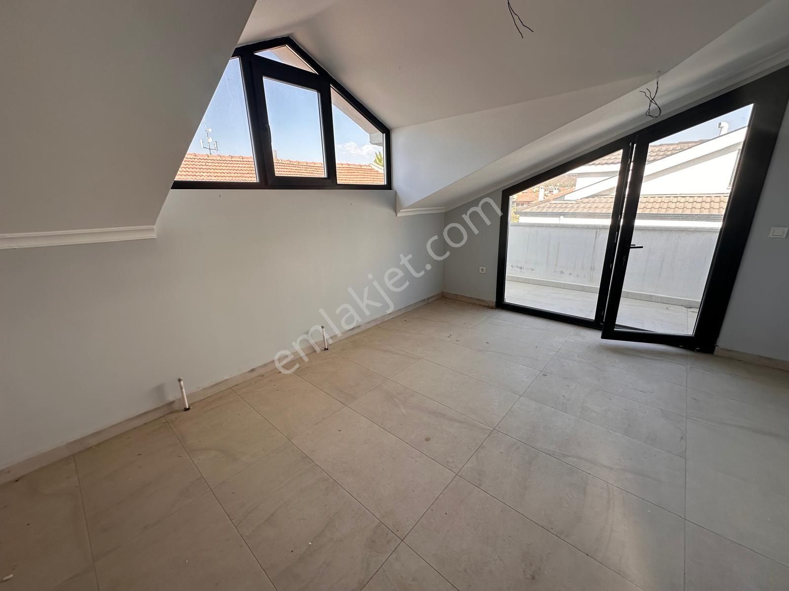 Stop’tan Çalış Plajına 200m.mesafede Tripleks Villa - Görsel 9