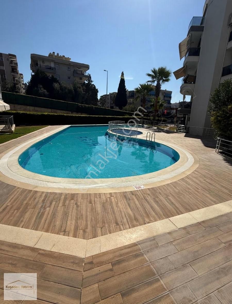 Kuşadası Ege Mah Arakat Doğalgazlı Güvenlikli Havuzlu Sitede 3+1 - Görsel 9