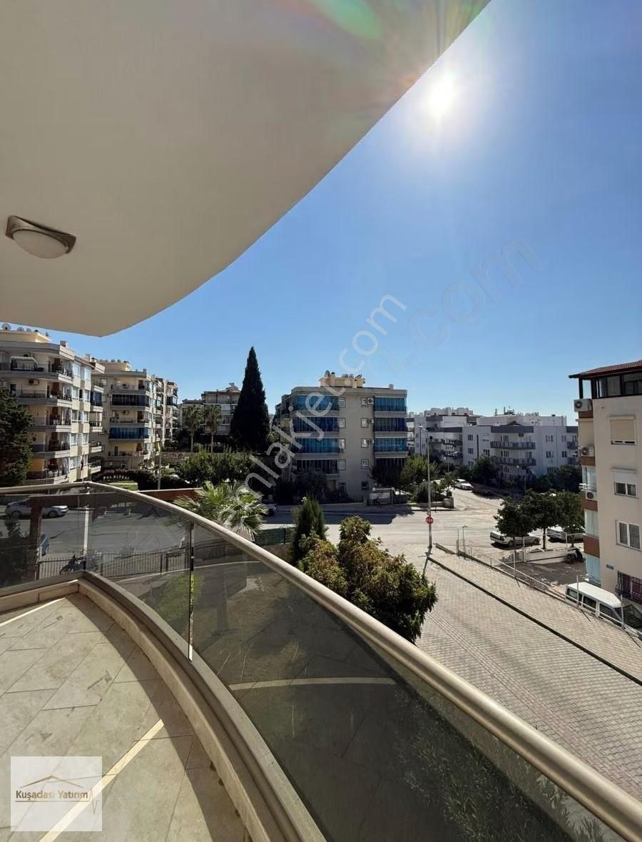 Kuşadası Ege Mah Arakat Doğalgazlı Güvenlikli Havuzlu Sitede 3+1 - Görsel 7