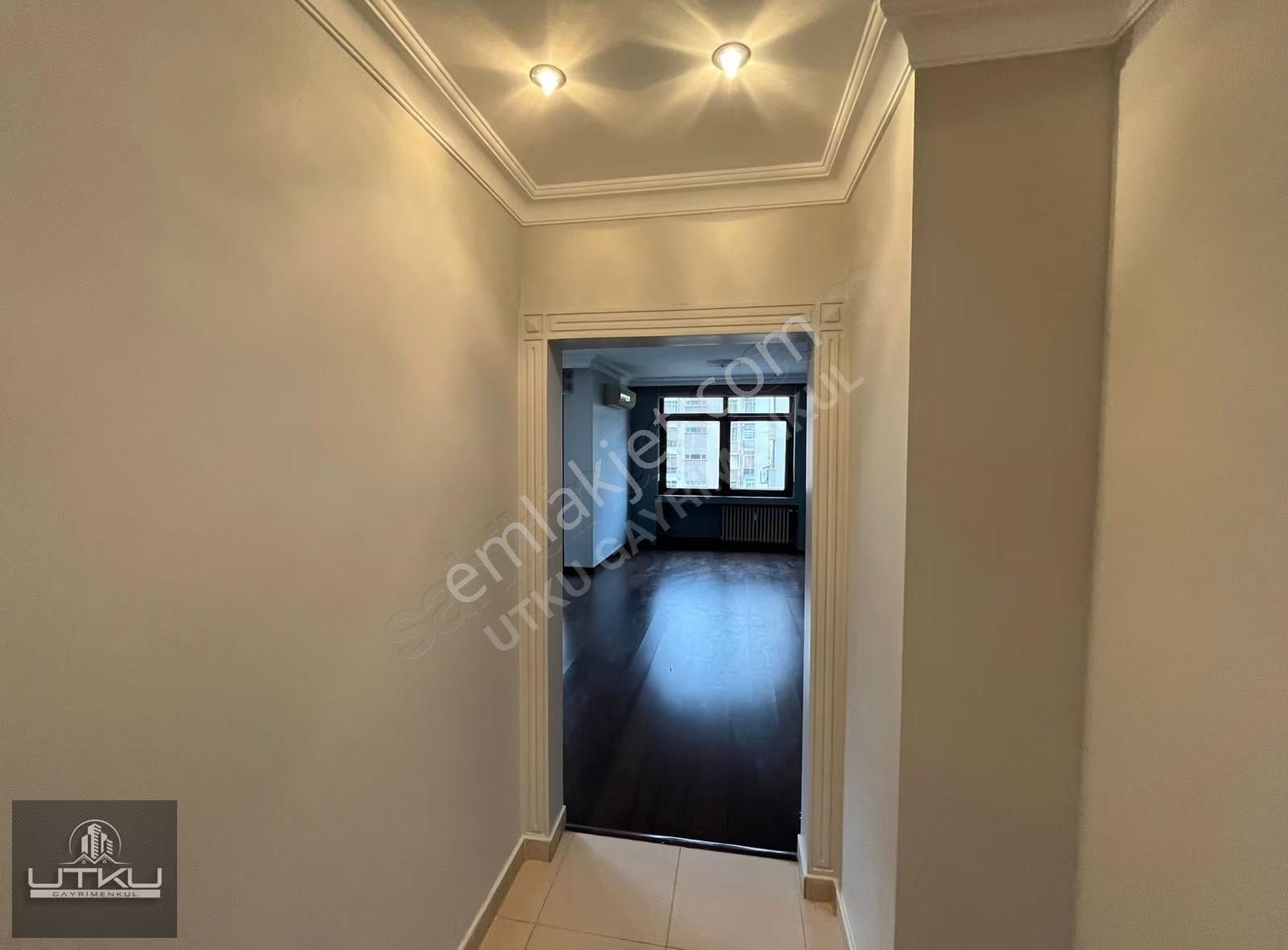 Utkudan Caddebostan Sahile Yakın Balkonlu 125 M2 Satılık 3+1 - Görsel 19