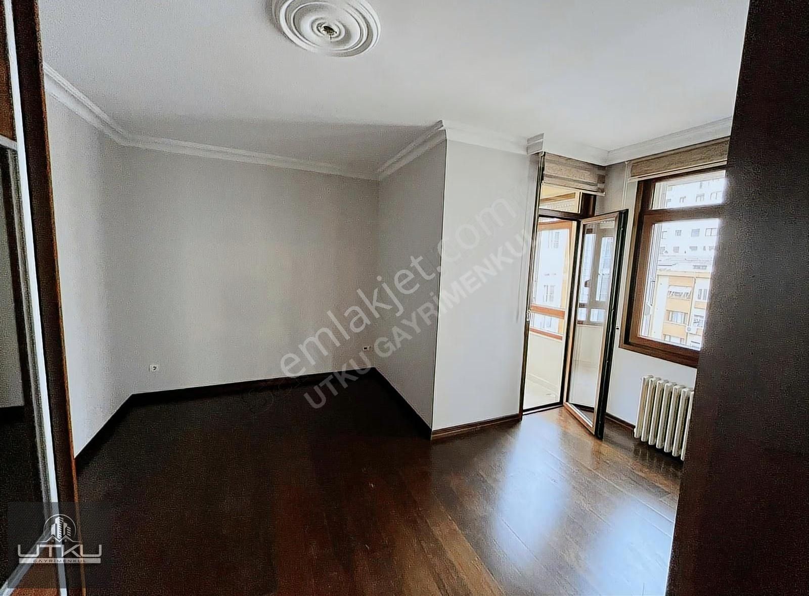 Utkudan Caddebostan Sahile Yakın Balkonlu 125 M2 Satılık 3+1 - Görsel 23