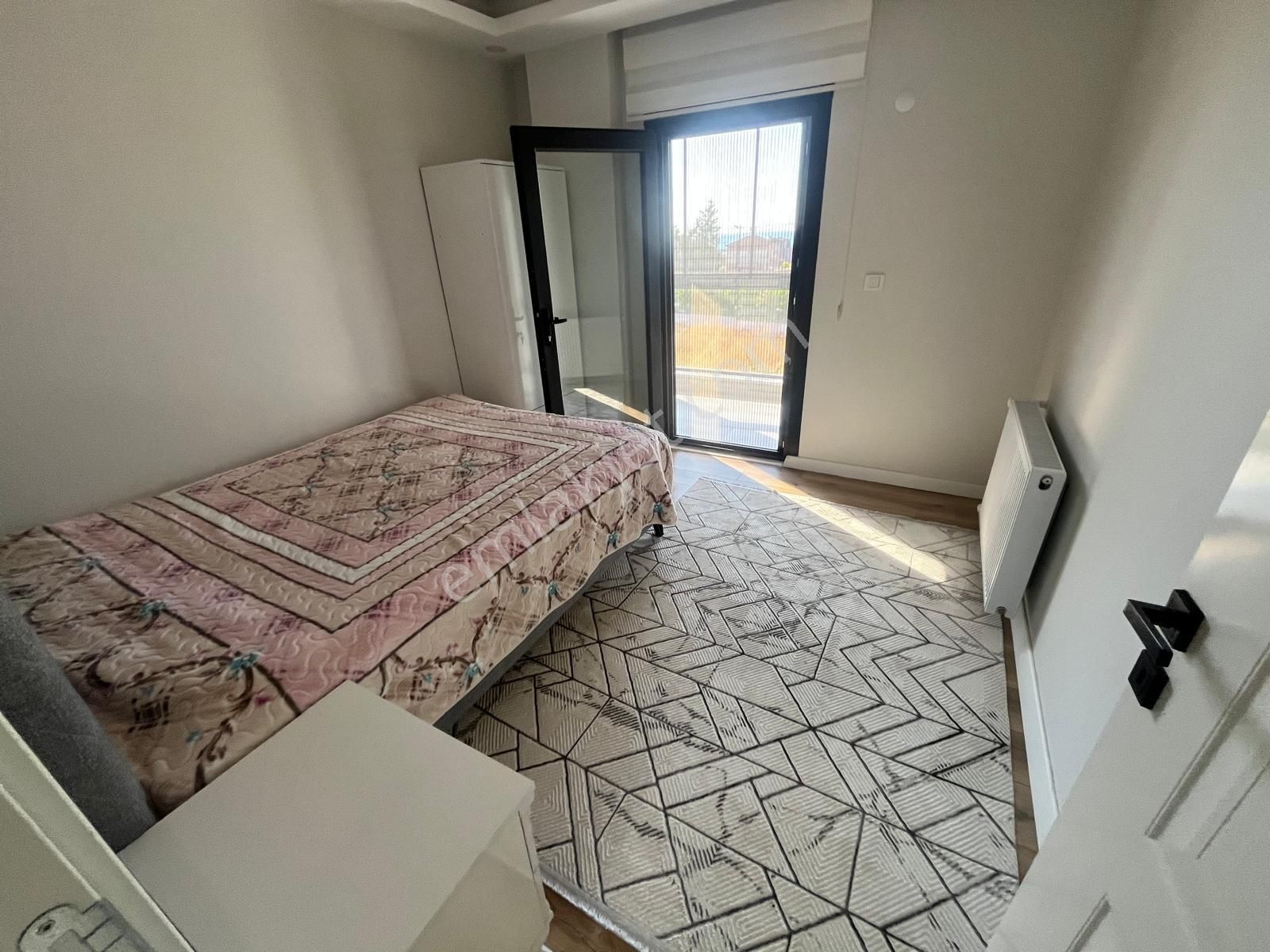 Çeşmeli Sahil'de Özel Havuzlu, Saunalı, Şömineli 5+1 Lüks Villa - Görsel 16