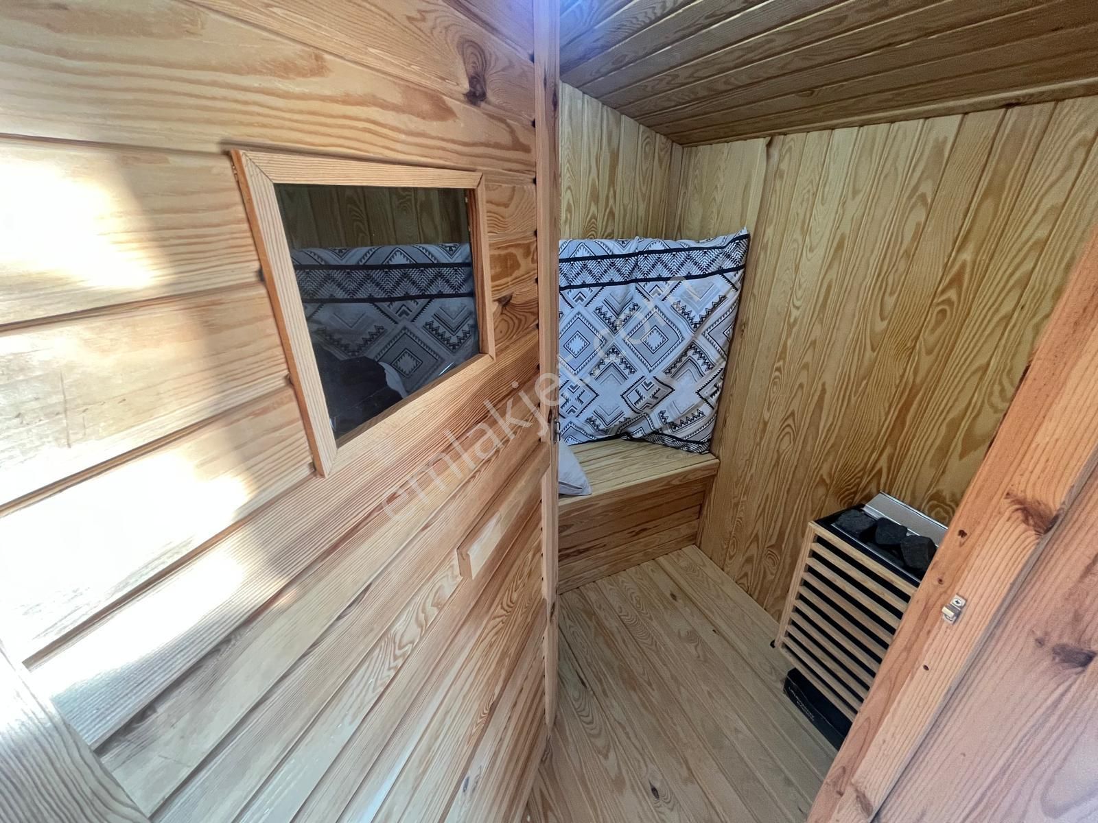 Çeşmeli Sahil'de Özel Havuzlu, Saunalı, Şömineli 5+1 Lüks Villa - Görsel 25