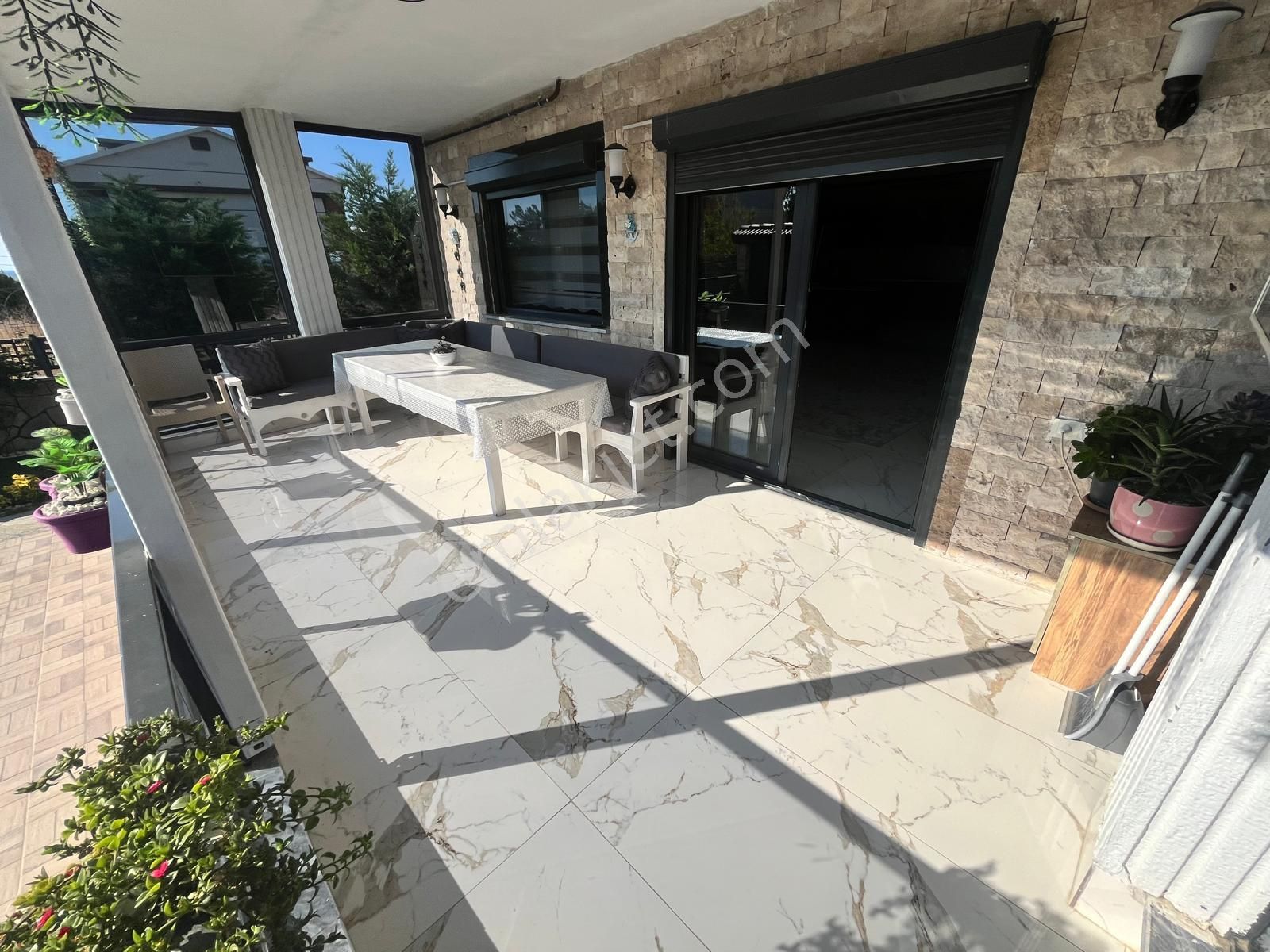 Çeşmeli Sahil'de Özel Havuzlu, Saunalı, Şömineli 5+1 Lüks Villa - Görsel 5