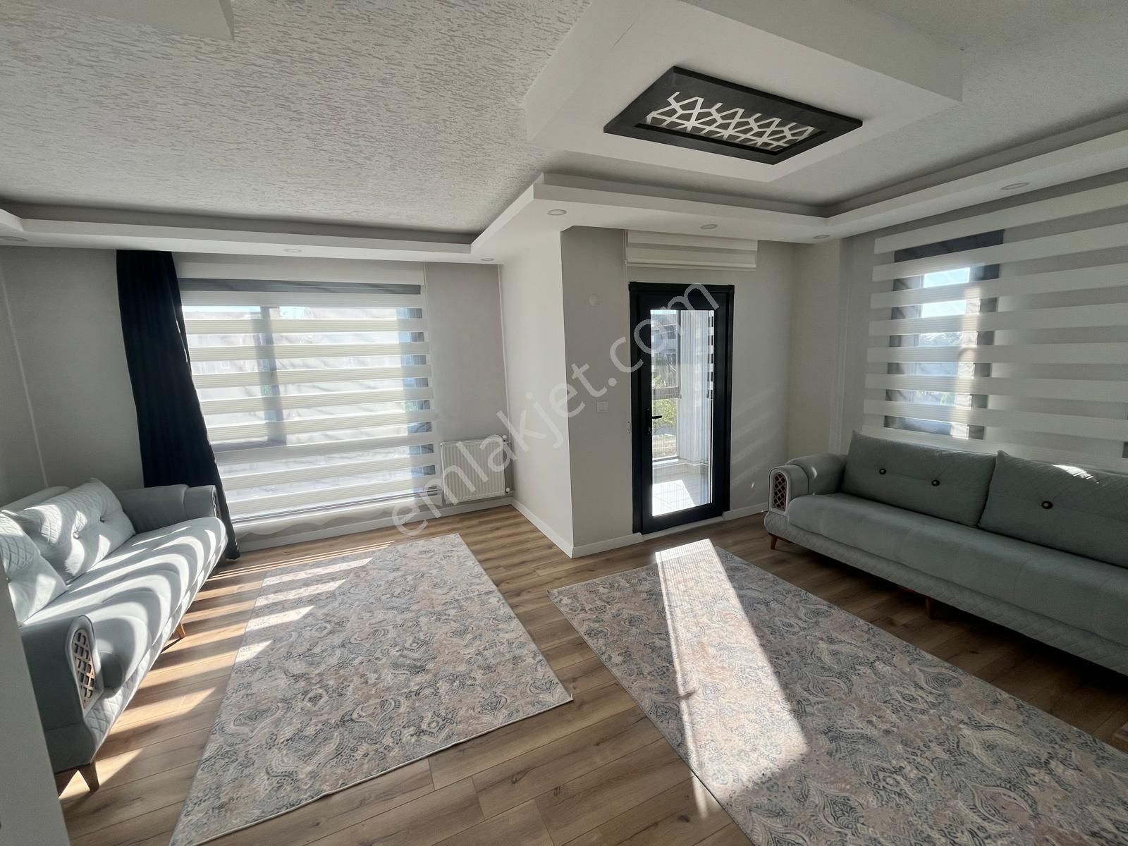 Çeşmeli Sahil'de Özel Havuzlu, Saunalı, Şömineli 5+1 Lüks Villa - Görsel 12