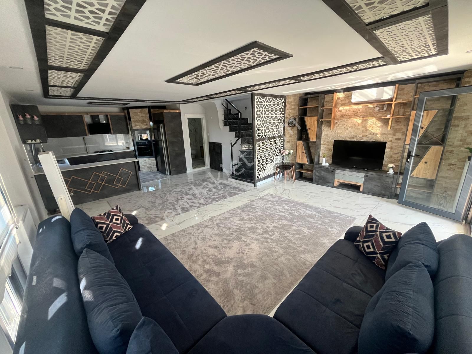 Çeşmeli Sahil'de Özel Havuzlu, Saunalı, Şömineli 5+1 Lüks Villa - Görsel 7