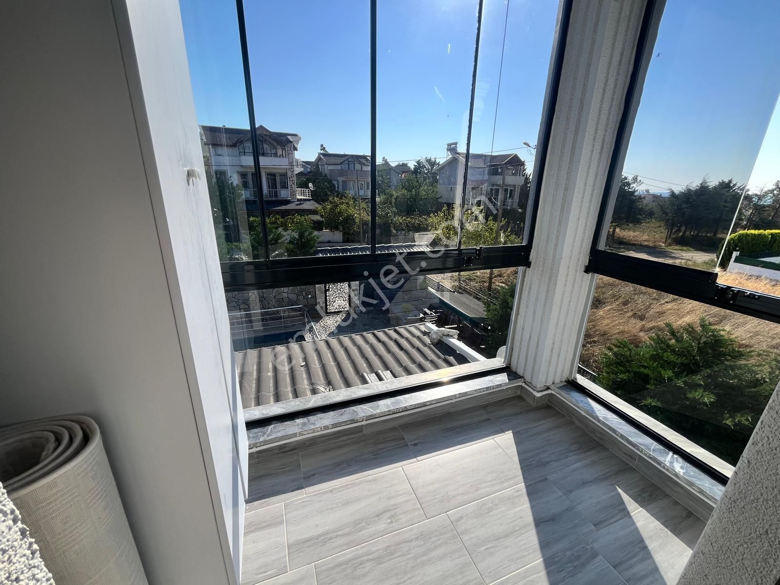 Çeşmeli Sahil'de Özel Havuzlu, Saunalı, Şömineli 5+1 Lüks Villa - Görsel 14