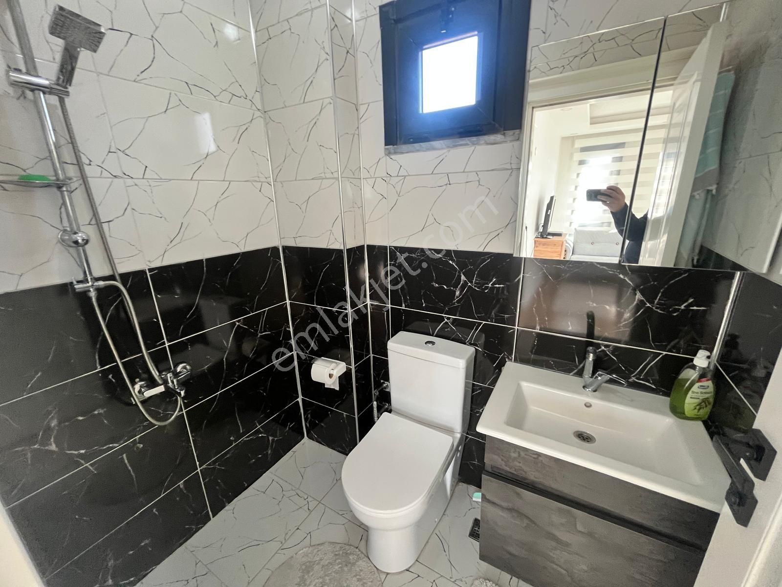 Çeşmeli Sahil'de Özel Havuzlu, Saunalı, Şömineli 5+1 Lüks Villa - Görsel 15