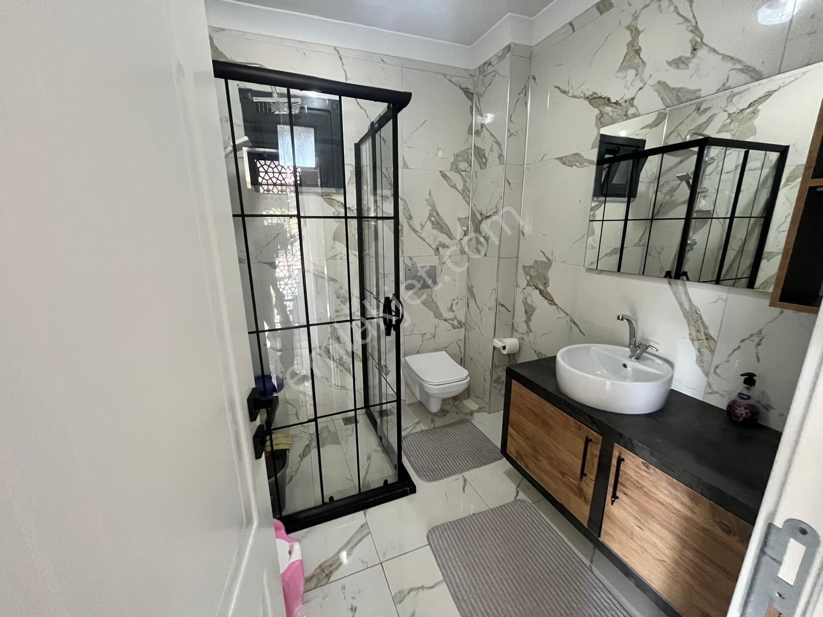 Çeşmeli Sahil'de Özel Havuzlu, Saunalı, Şömineli 5+1 Lüks Villa - Görsel 11