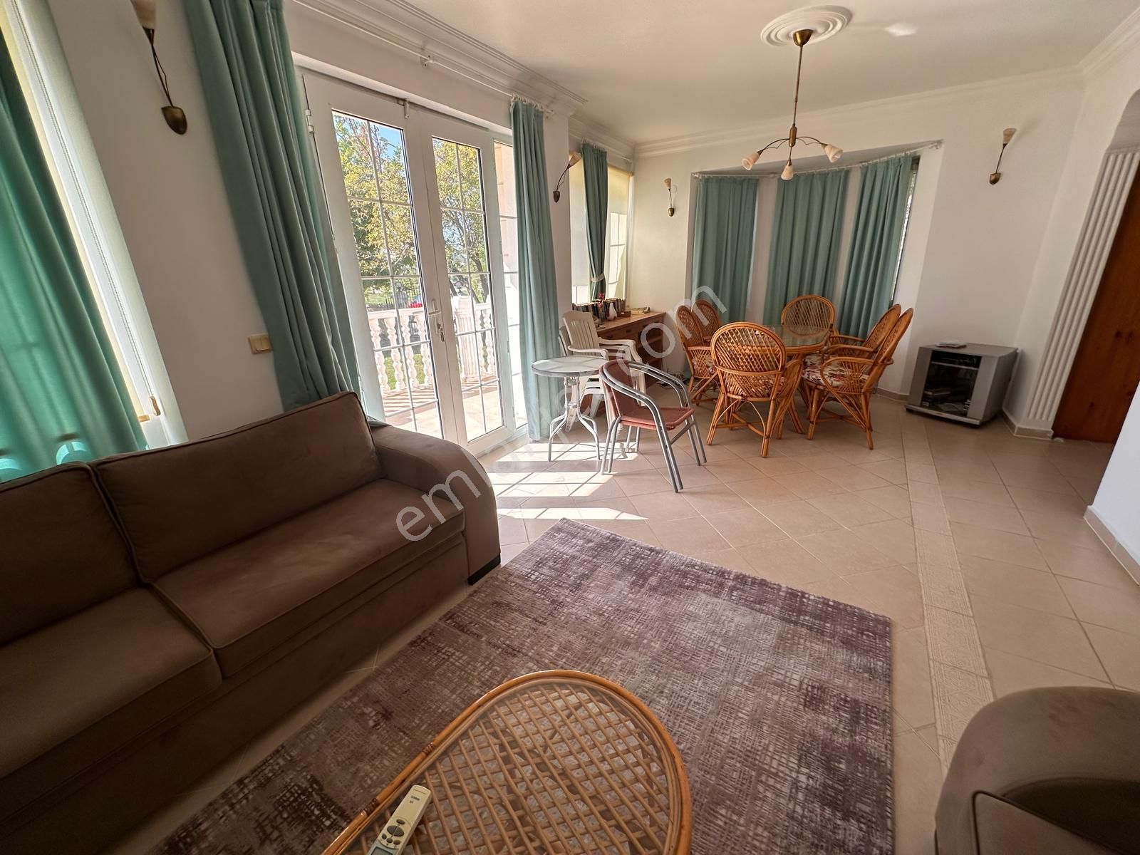 Stop’tan Foça Çalış Plajına 500m.mesafede Site İçi Havuzlu Villa - Görsel 15