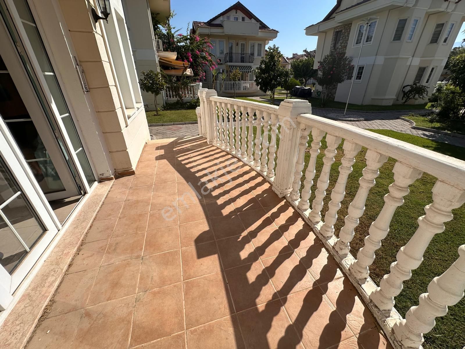 Stop’tan Foça Çalış Plajına 500m.mesafede Site İçi Havuzlu Villa - Görsel 24