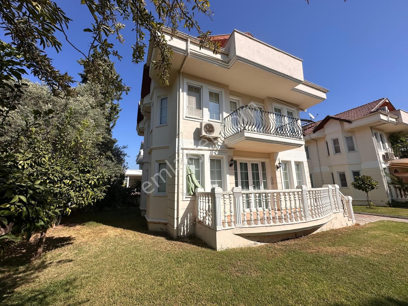 Stop’tan Foça Çalış Plajına 500m.mesafede Site İçi Havuzlu Villa - Görsel 5