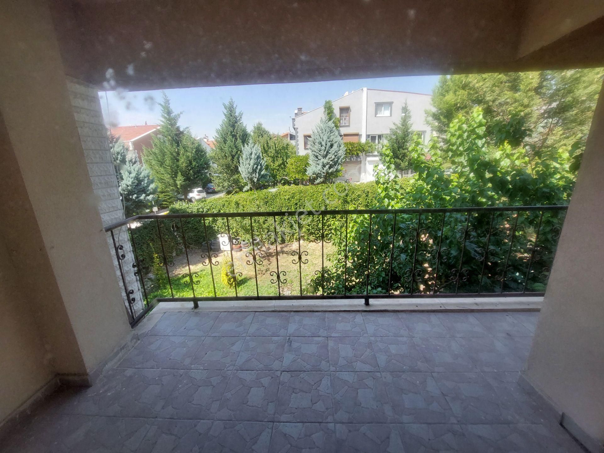 Eryaman Yavuz Selim Mah 6+1 Kiralık Villa Metroya Cadde Ye Okullara Yakın Konum Da - Görsel 24