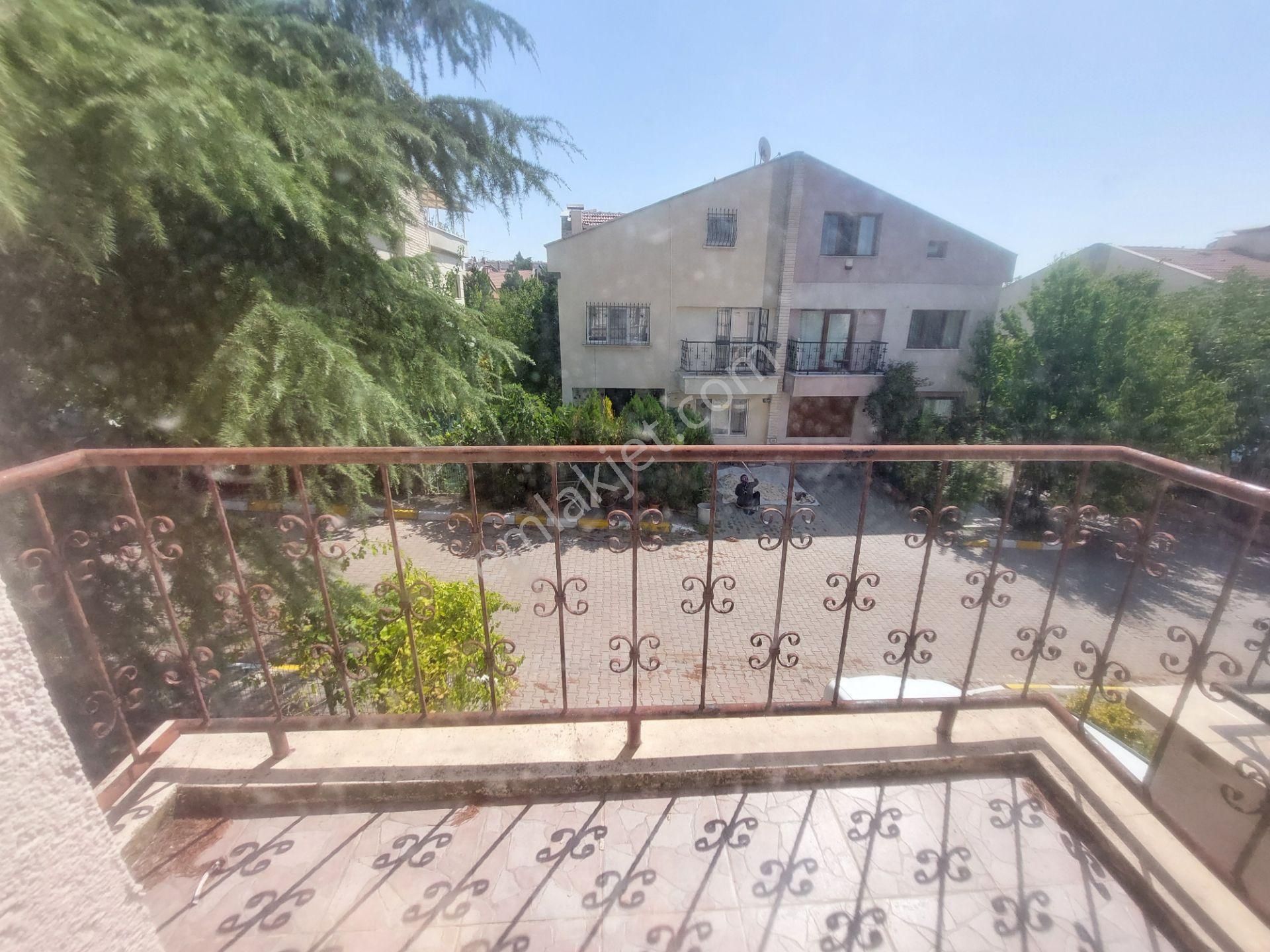 Eryaman Yavuz Selim Mah 6+1 Kiralık Villa Metroya Cadde Ye Okullara Yakın Konum Da - Görsel 12