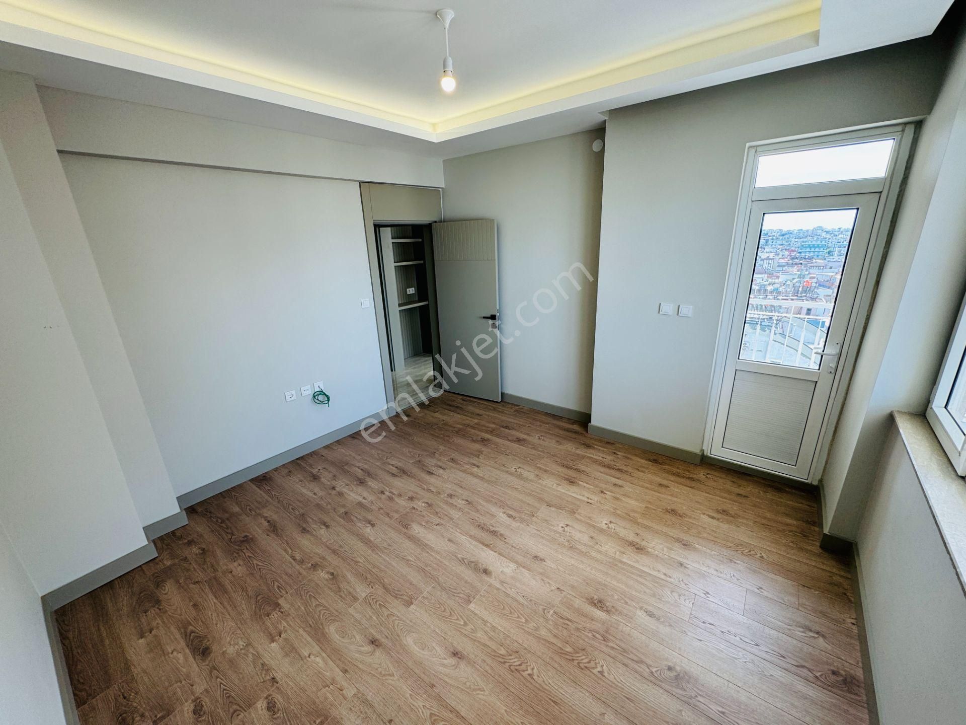 Şehitler Parkı Dibi, Site İçi, Dört Cepheli, Geniş Yapılı Daire - Görsel 12