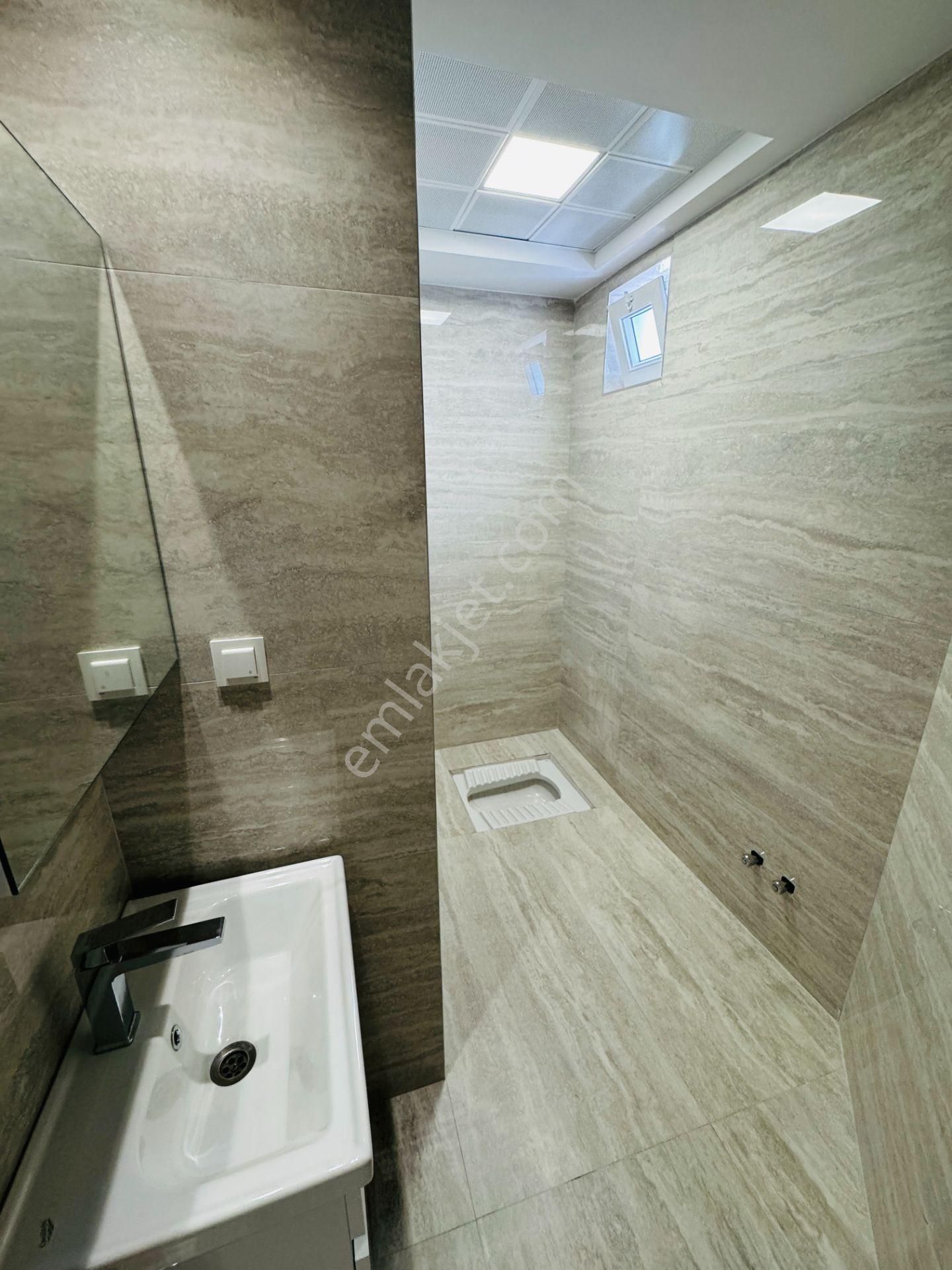 Şehitler Parkı Dibi, Site İçi, Dört Cepheli, Geniş Yapılı Daire - Görsel 20