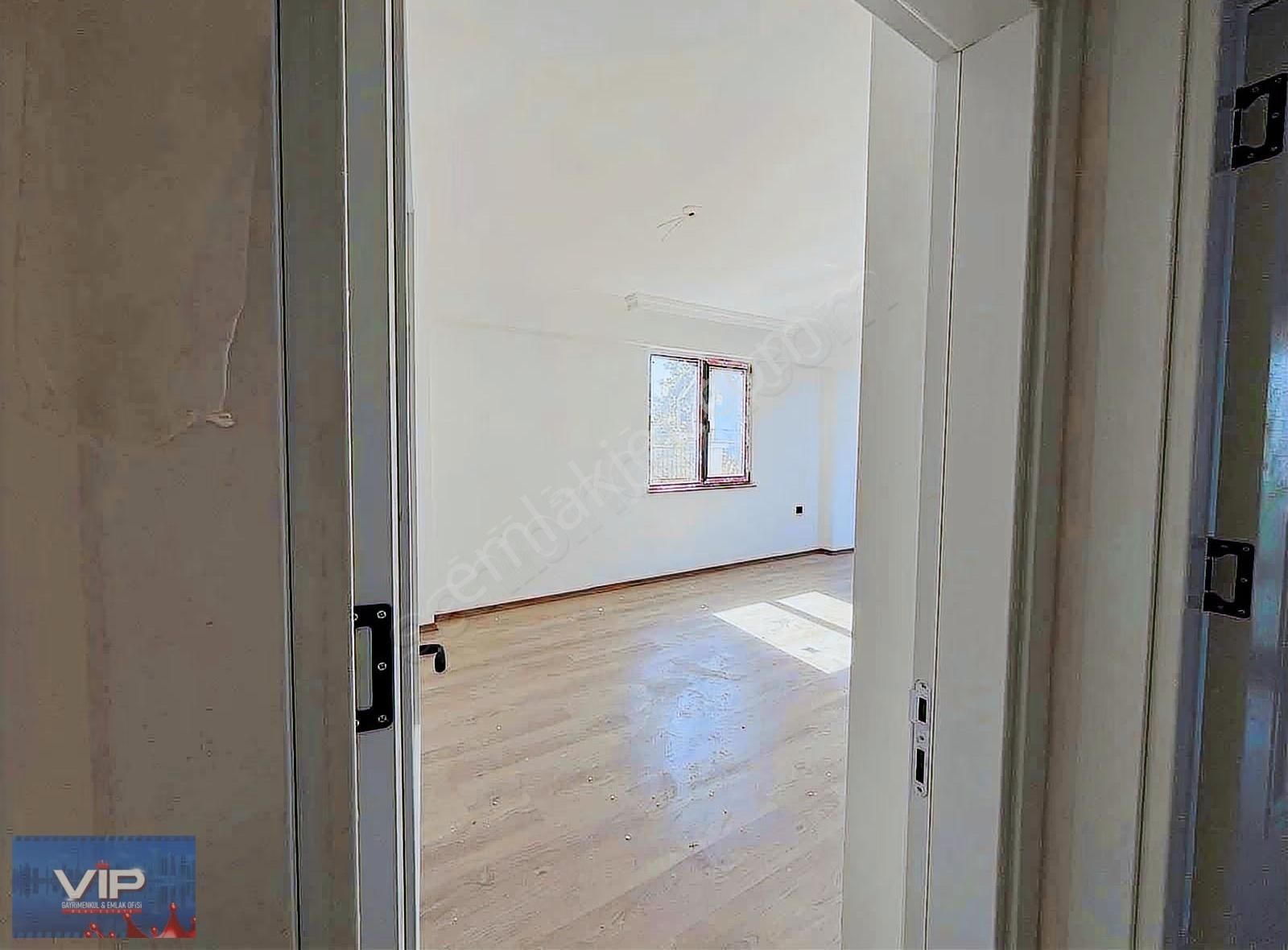 Vıp Gayrimenkuldan Karşıyaka Da Kiralık Daire - Görsel 10