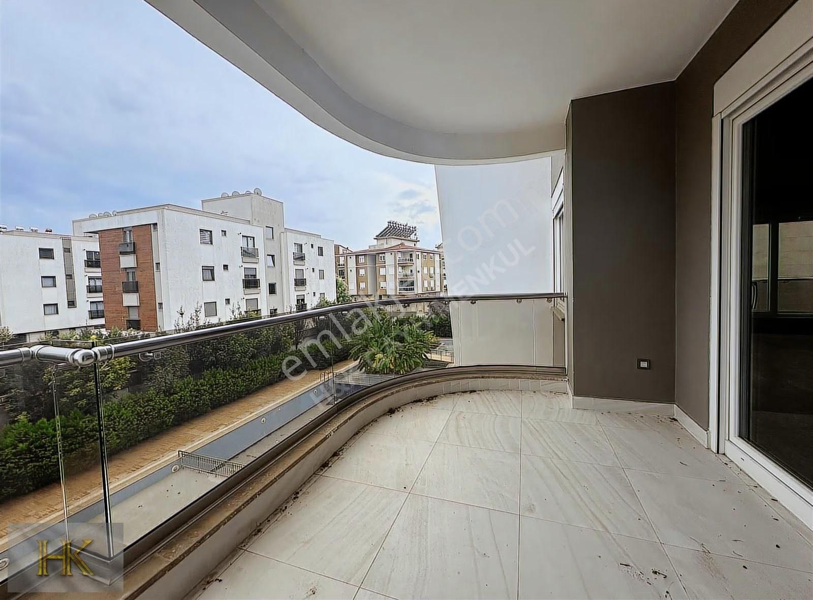 Uncalı'da Havuzlu Güvenlikli Site İçi Kiralık 3+1 Ara Kat Daire - Görsel 11