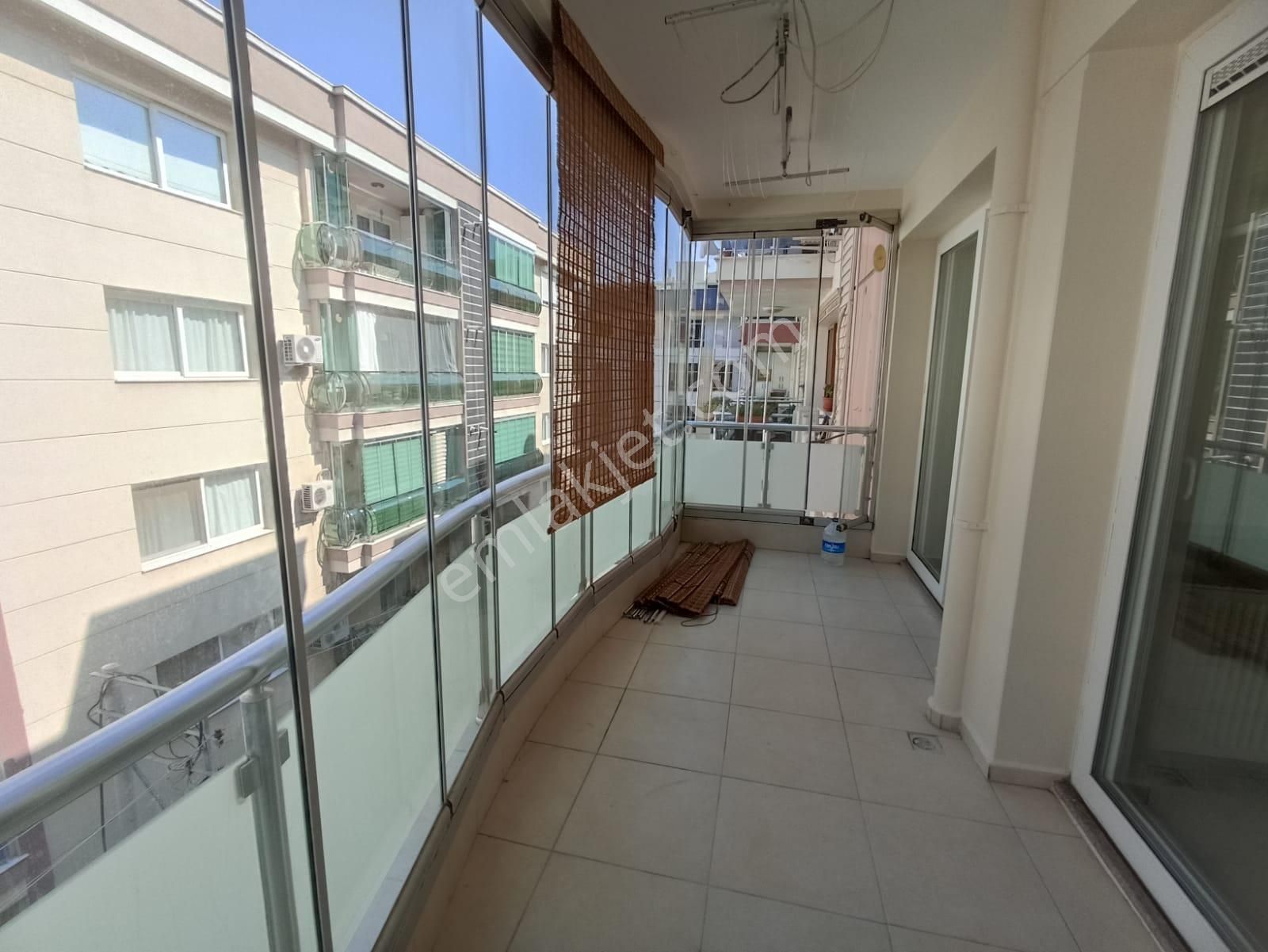 Karşıyaka Dedebaşı'nda Genç Binada Kombili 2+1 Daire I-30