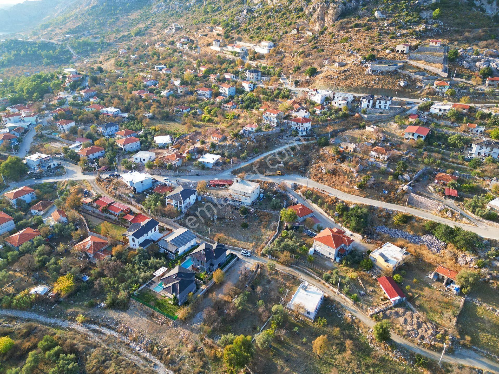 Joker: Marmaris Söğüt Kırsal Yerleşik Alanda Yol Cephe Satılık Tarla - Görsel 6
