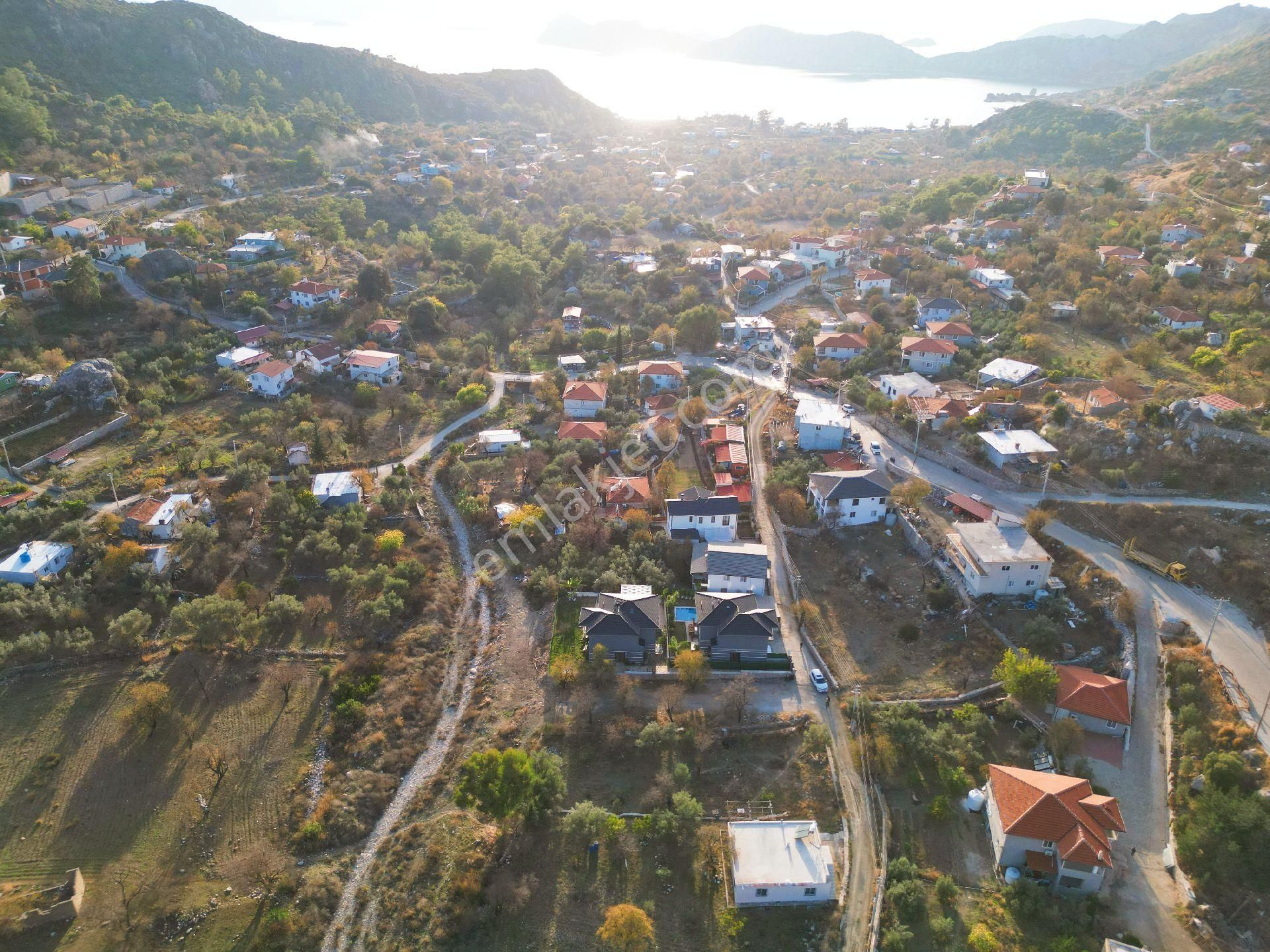 Joker: Marmaris Söğüt Kırsal Yerleşik Alanda Yol Cephe Satılık Tarla - Görsel 4