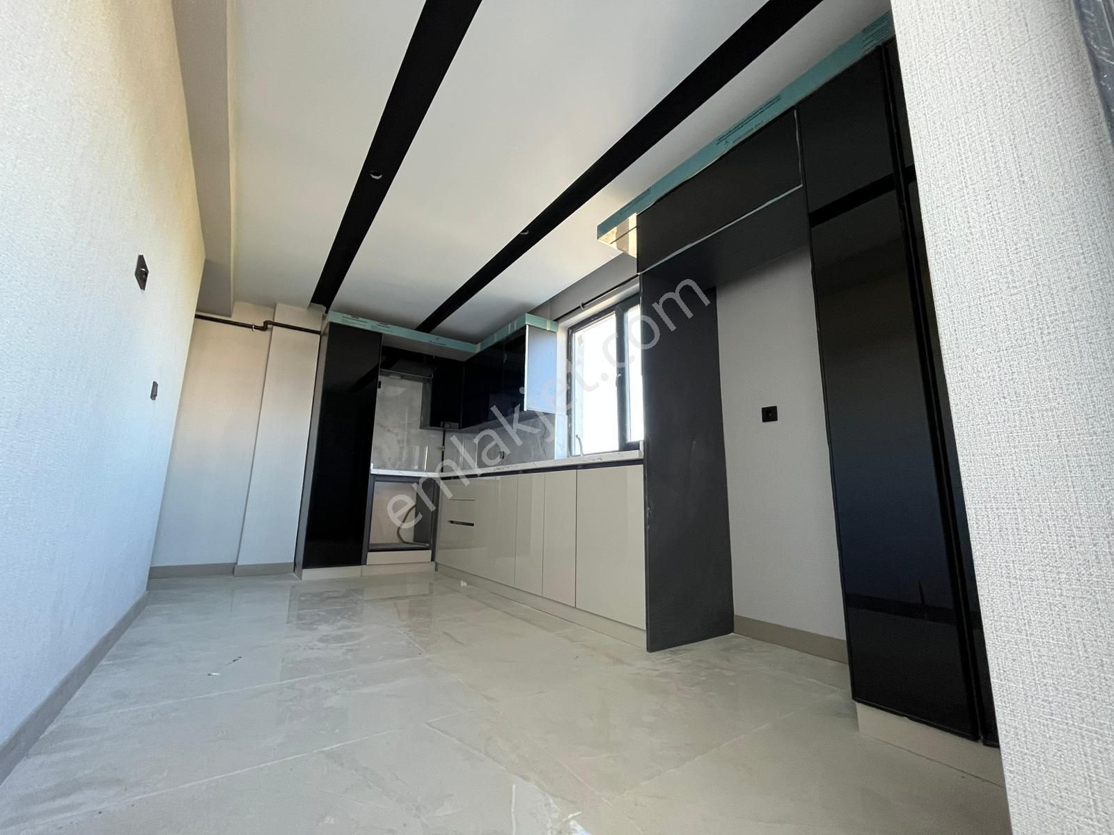 Ana Cade'ye Yakın Oturuma Hazır 4+1 Sıfır Ulra Lüx Daire