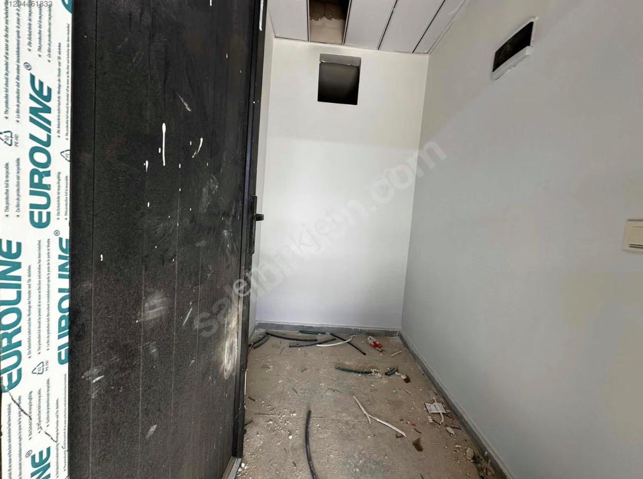 Bulduk Emlak' Tan Mefak Oto Galericiler Sitesinde Sıfır Kiralık İşyeri 175 Mt - Görsel 28