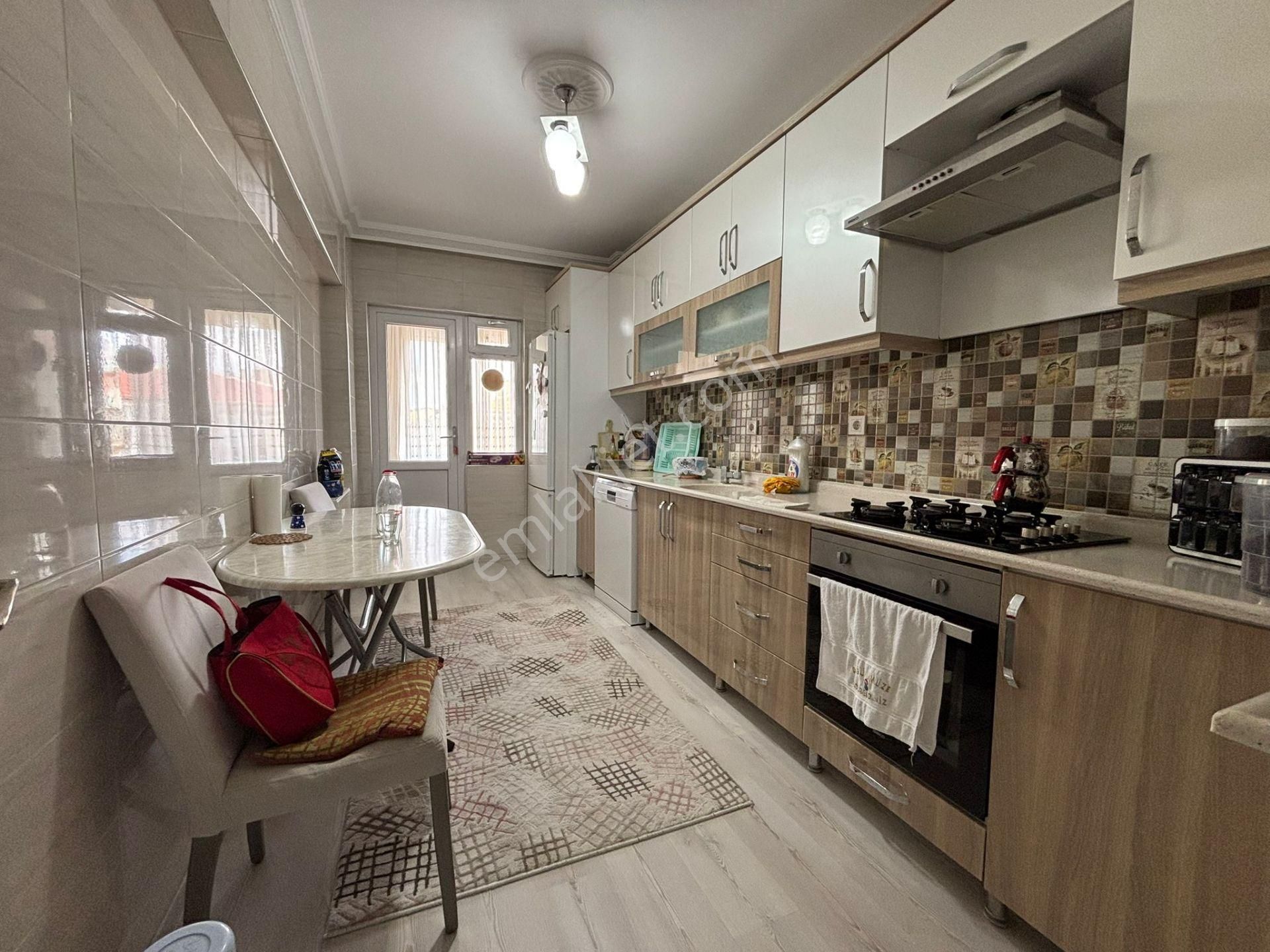 Etlik'te Cadde Paraleli 3+1 125 M2 Çift Balkonlu Full Yapılı - Görsel 2