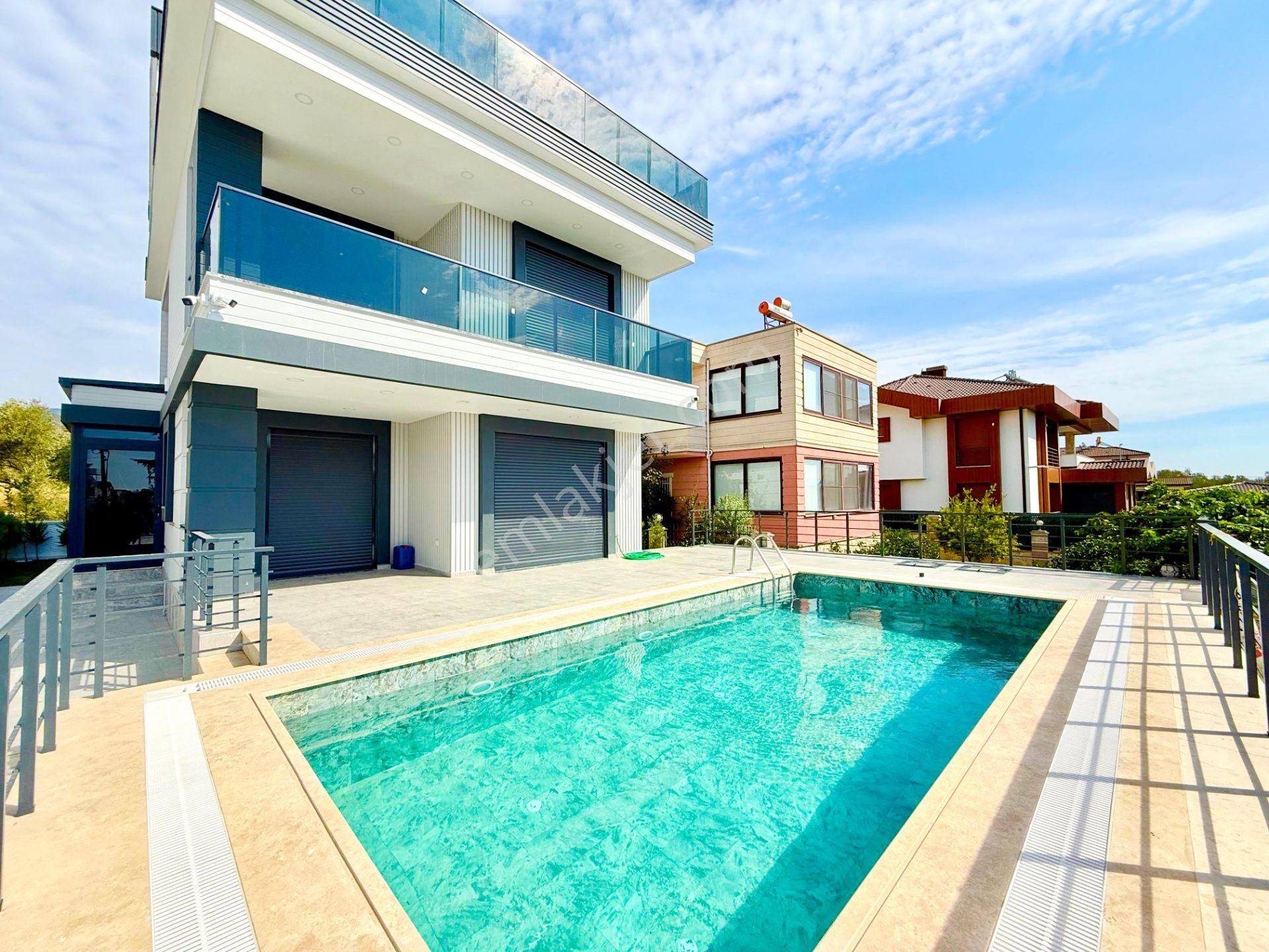 ▶ ▶ Akçay Körfez'den Denize 200 Mt Akıllı Ev Sistemli 7+1 Sıfır Satılık Müstakil Villa