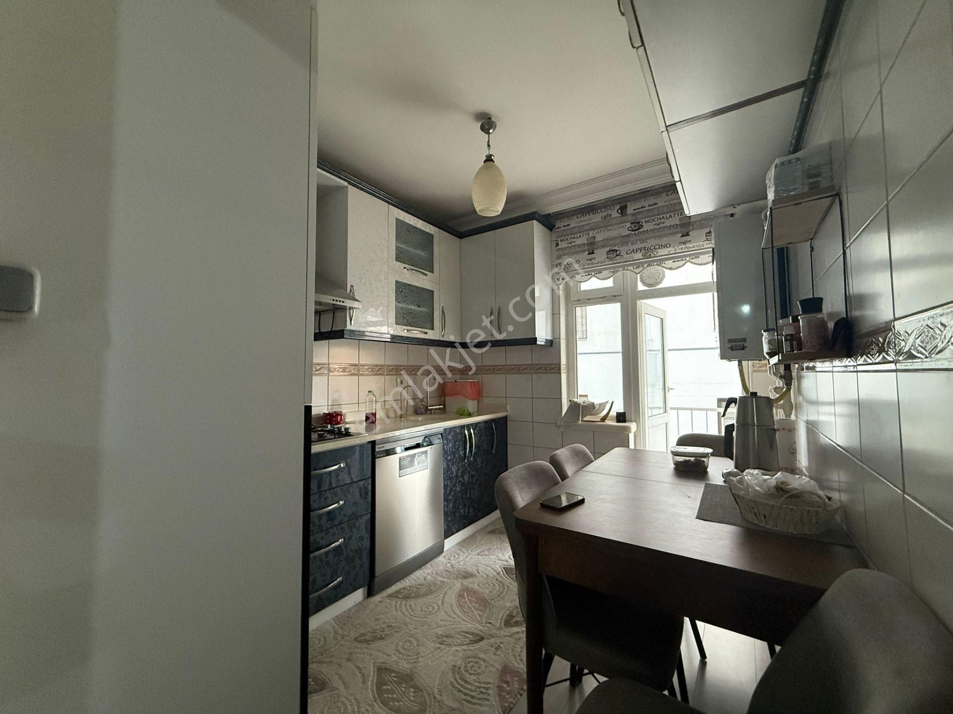 İncirli Mahallesi 19 Mayıs Caddesş Üzerinde 3+1 Daire!