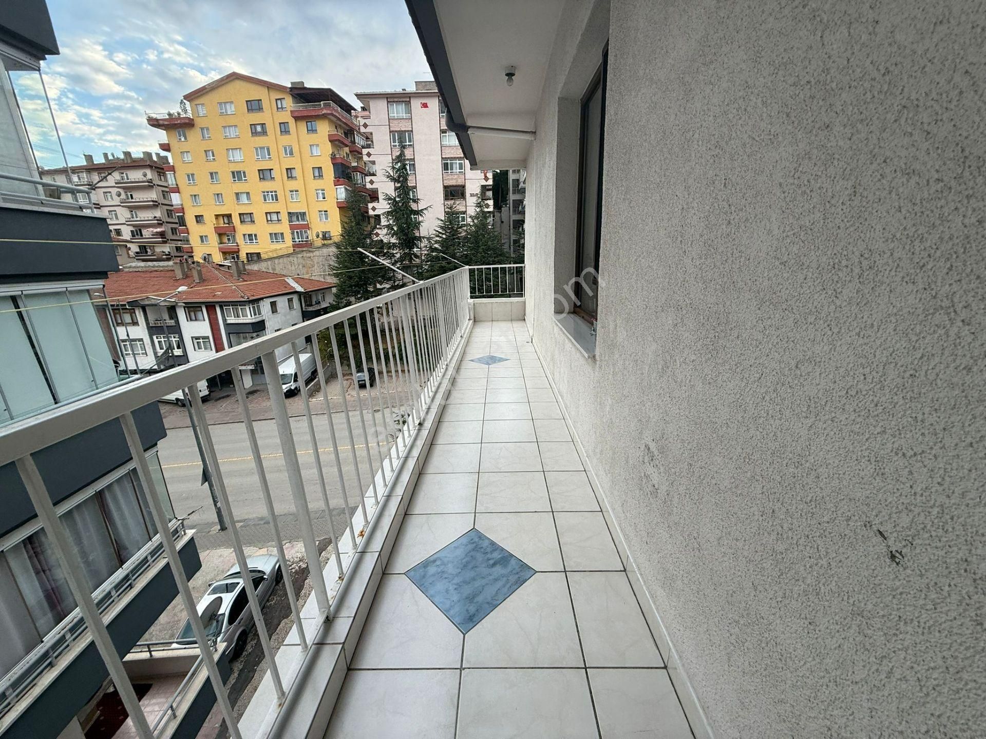 İncirli Mahallesi 19 Mayıs Caddesş Üzerinde 3+1 Daire! - Görsel 4